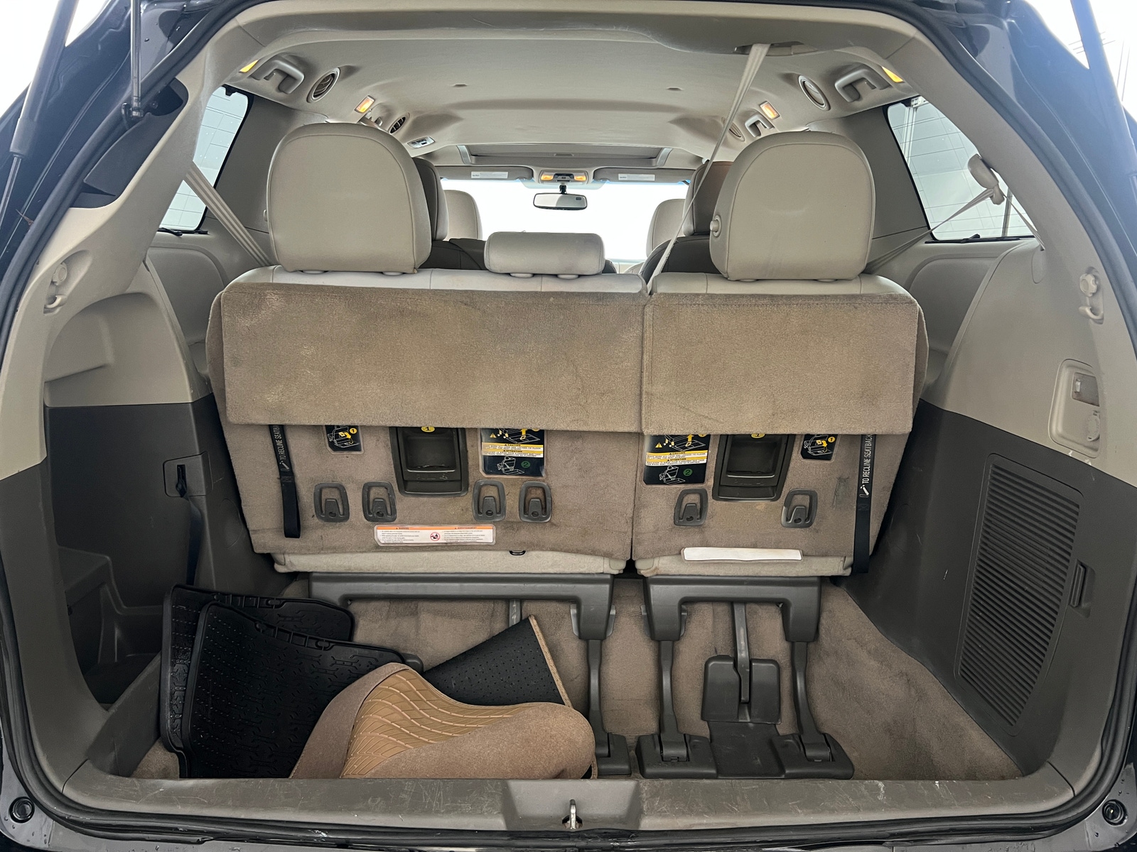 Thumbnail: 2015 Toyota Sienna - 6