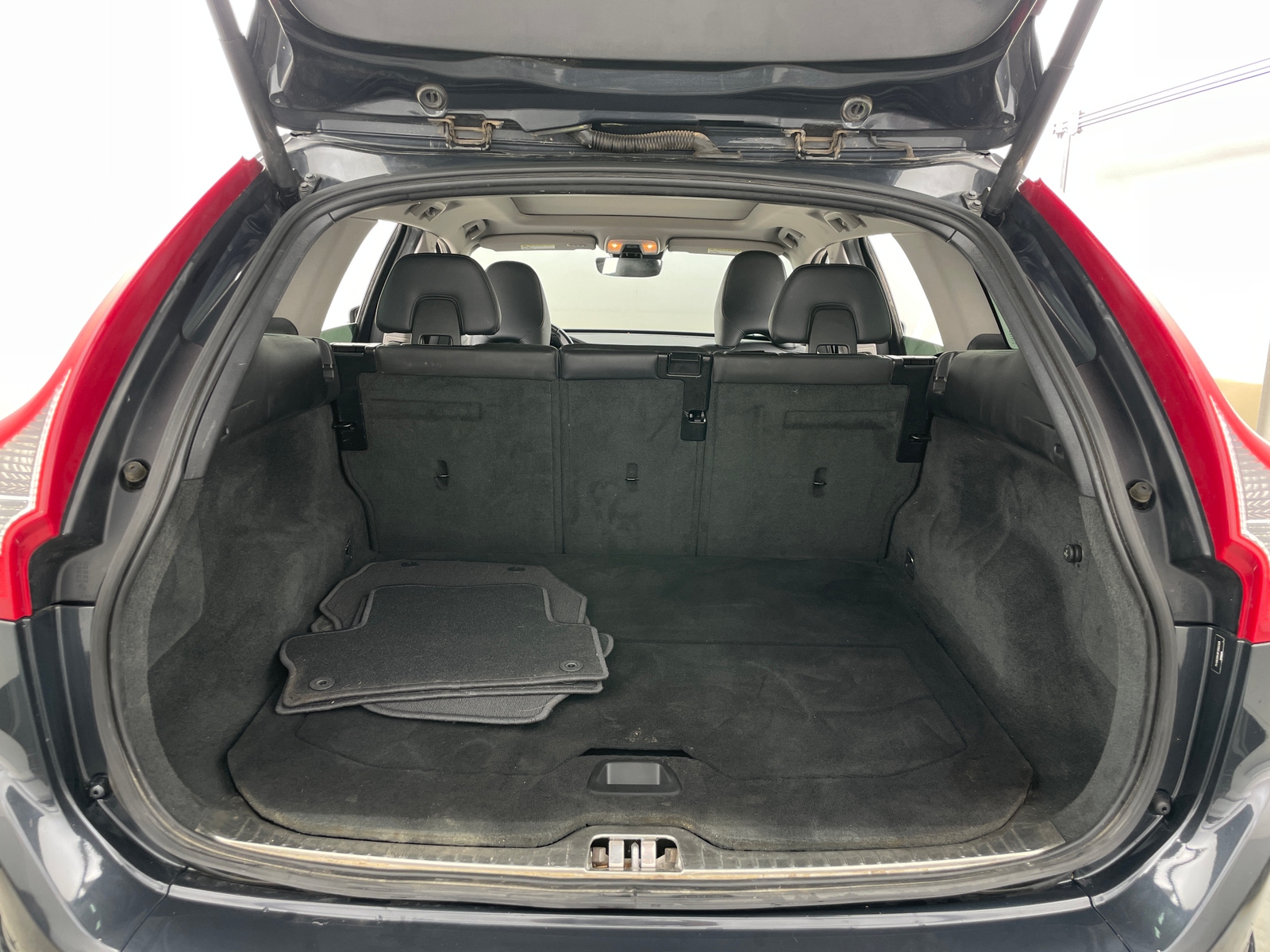 Thumbnail: 2015 Volvo XC60 - 6