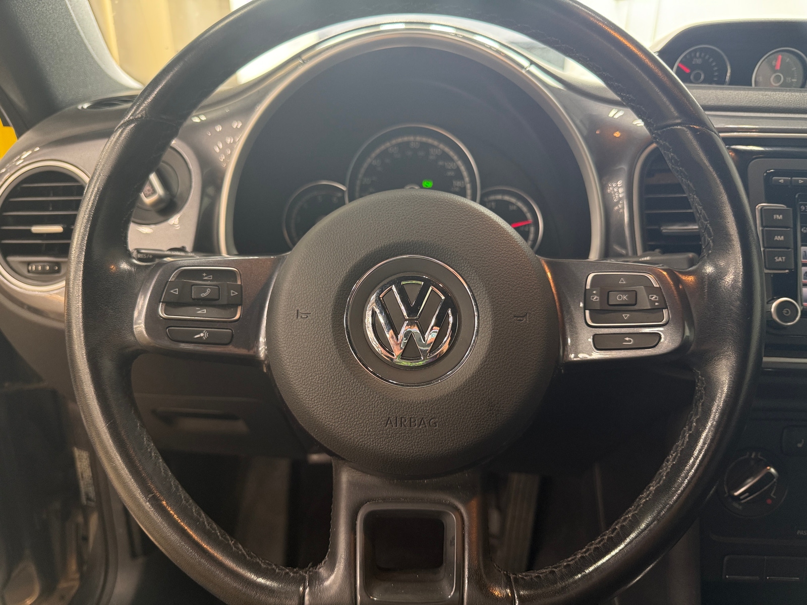 Thumbnail: 2013 Volkswagen Beetle - 4