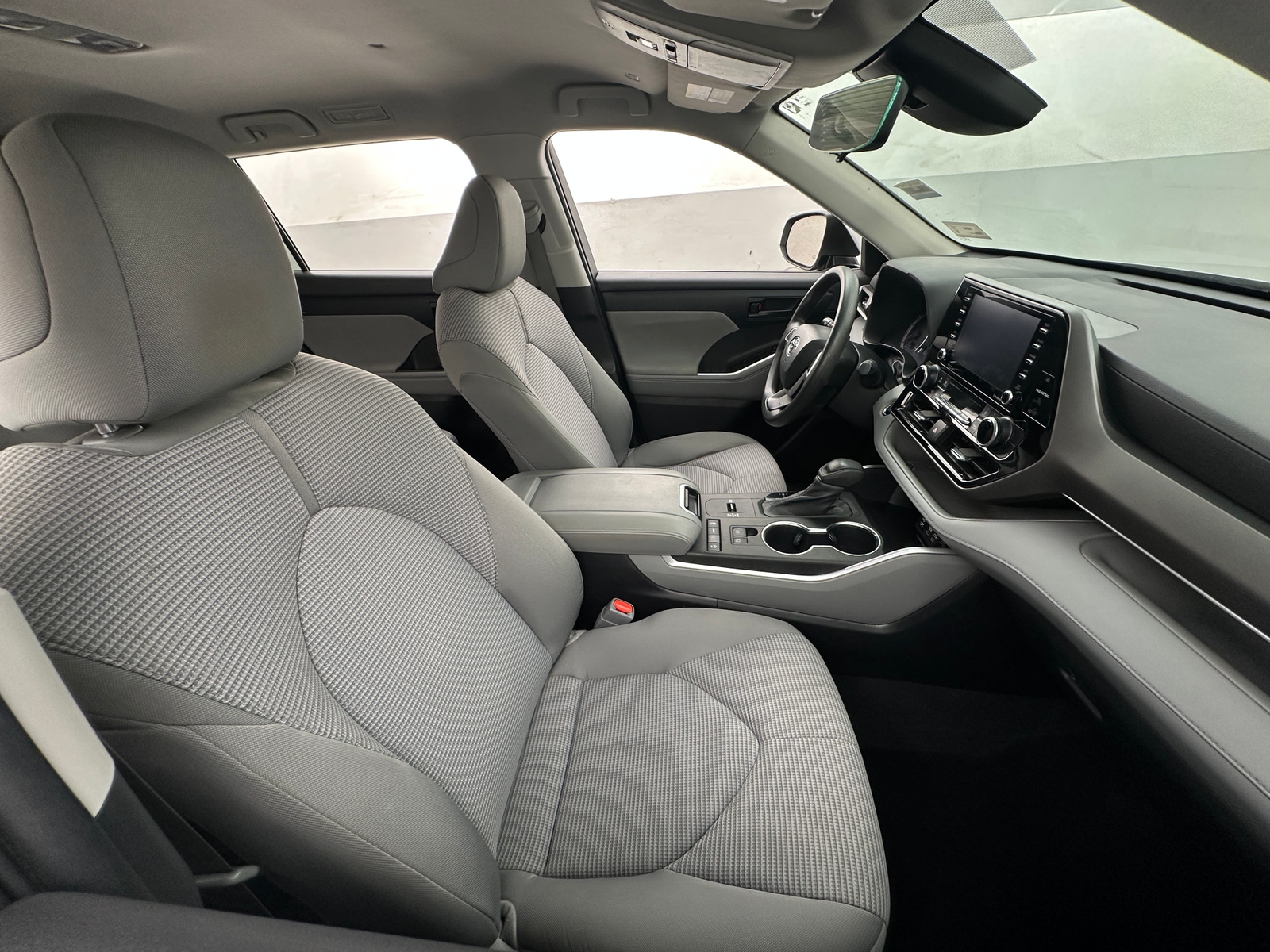 Thumbnail: 2022 Toyota Highlander - 2