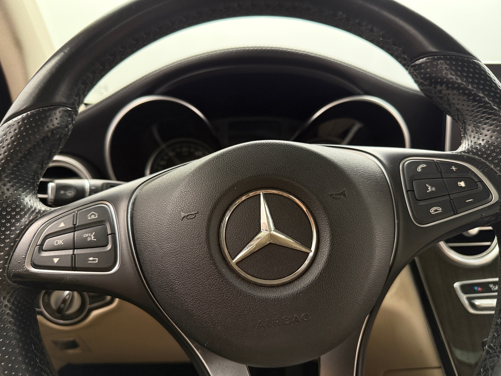 Thumbnail: 2016 Mercedes-Benz GLC - 4