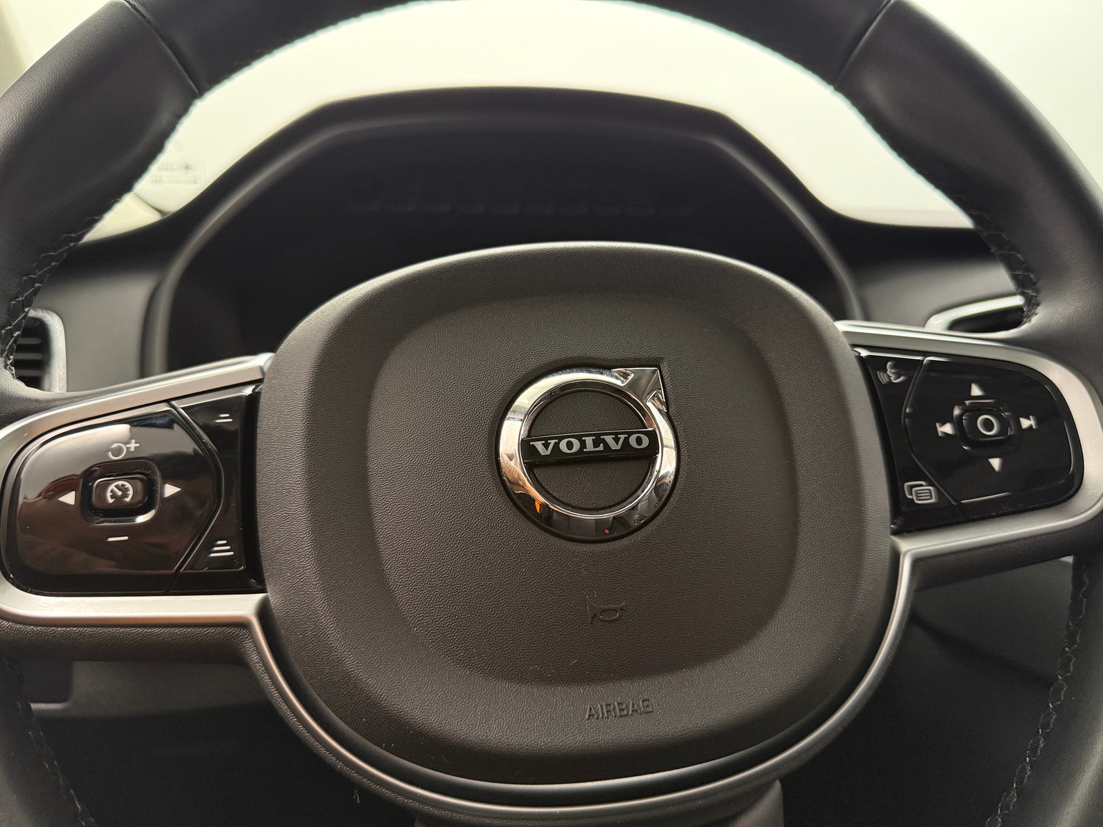 Thumbnail: 2025 Volvo XC90 - 4