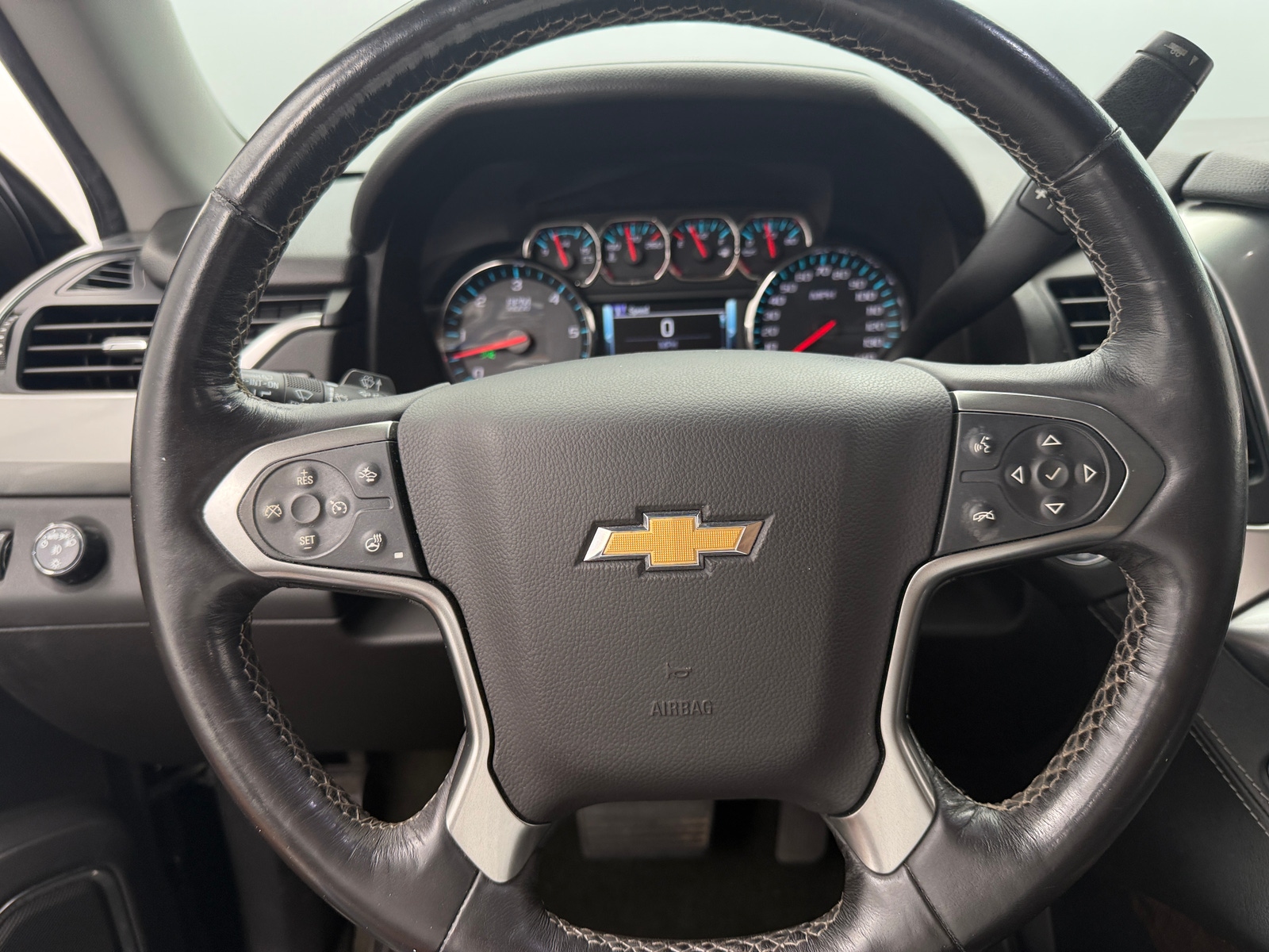 Thumbnail: 2018 Chevrolet Suburban - 4