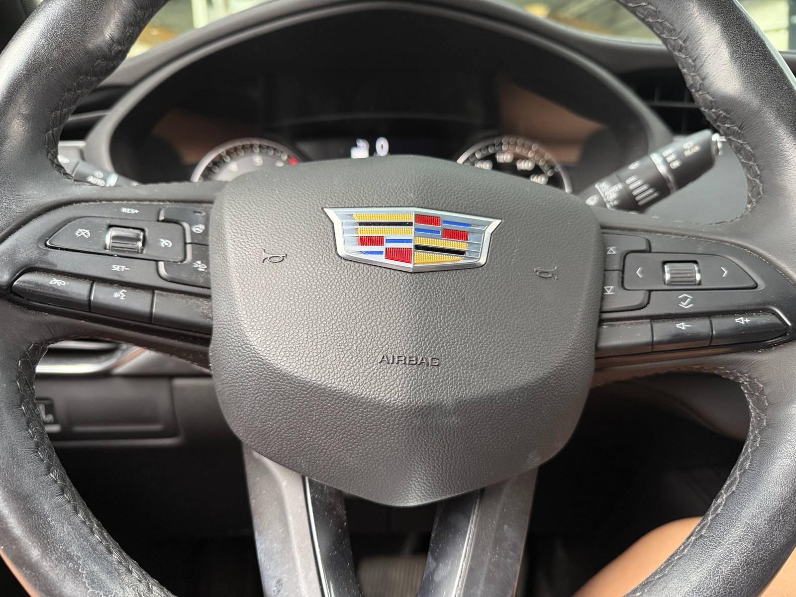 Thumbnail: 2019 Cadillac XT4 - 4