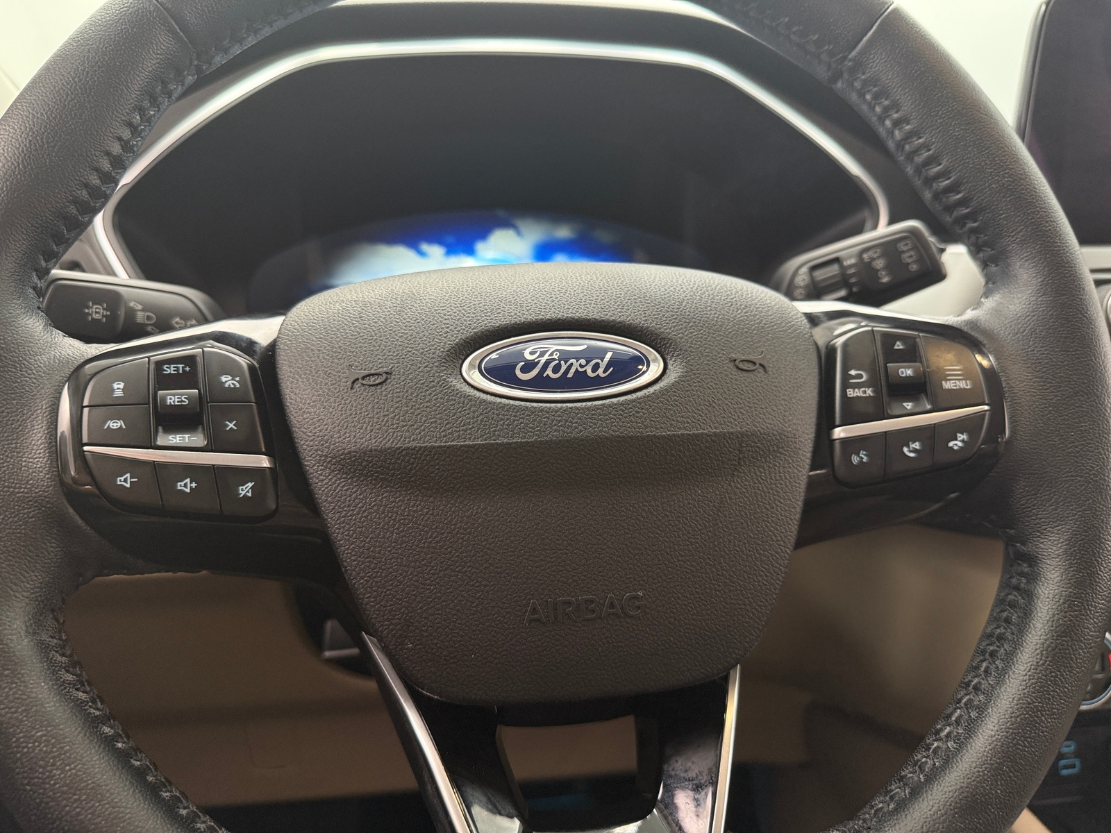 Thumbnail: 2021 Ford Escape - 4