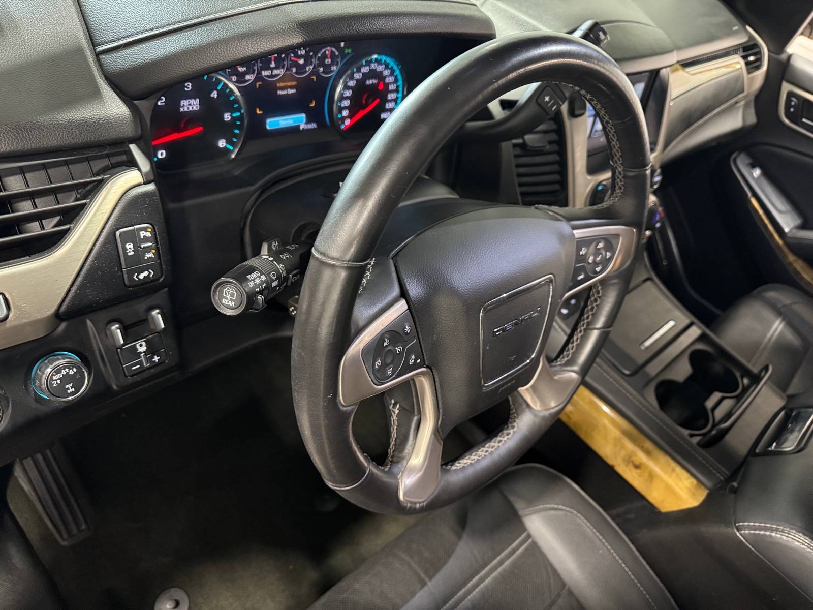 Thumbnail: 2017 GMC Yukon - 2