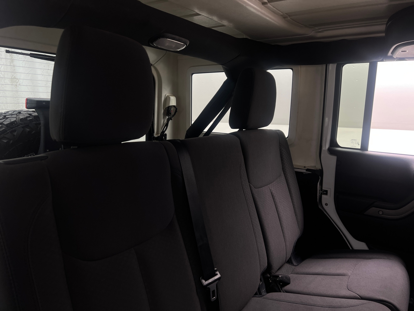 Thumbnail: 2015 Jeep Wrangler - 6