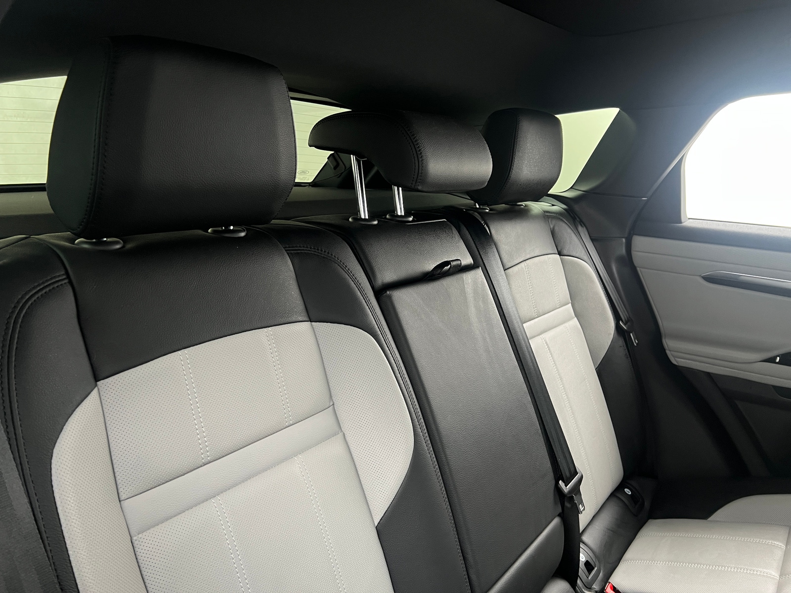 Thumbnail: 2023 Land Rover Range Rover Evoque - 5