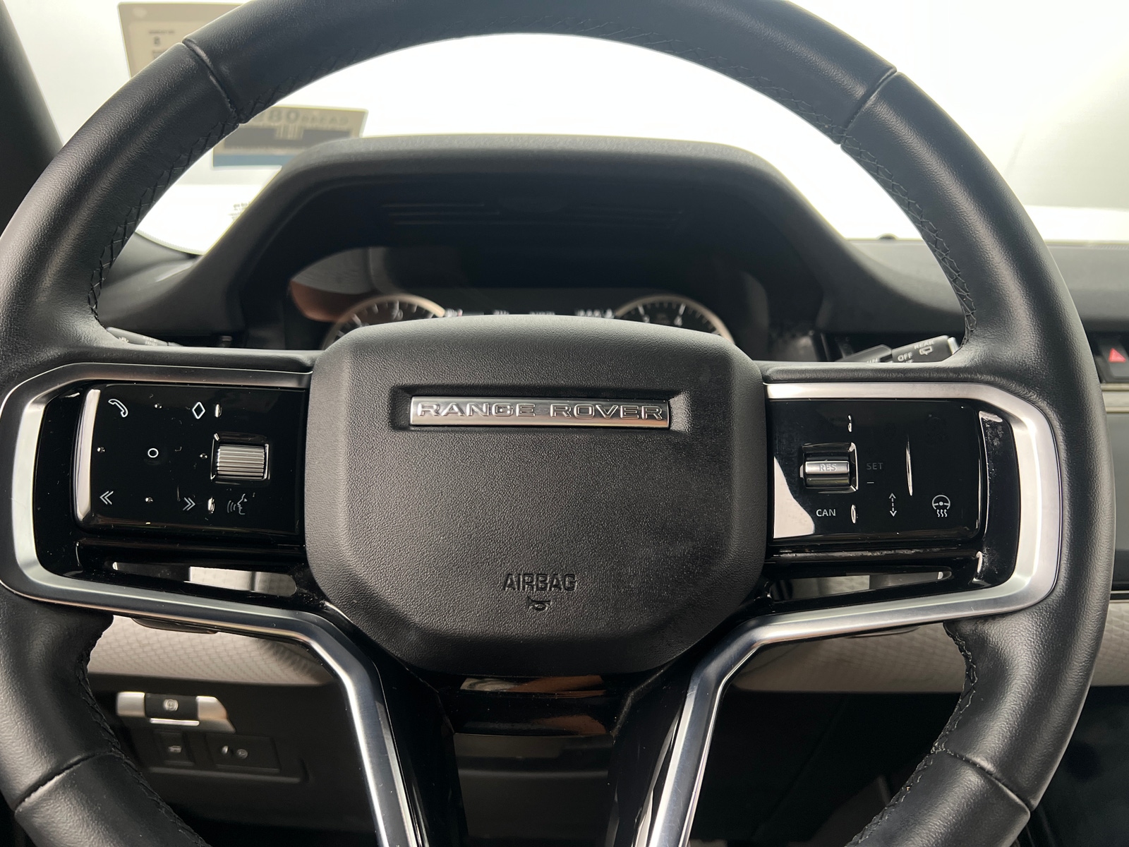 Thumbnail: 2023 Land Rover Range Rover Evoque - 4