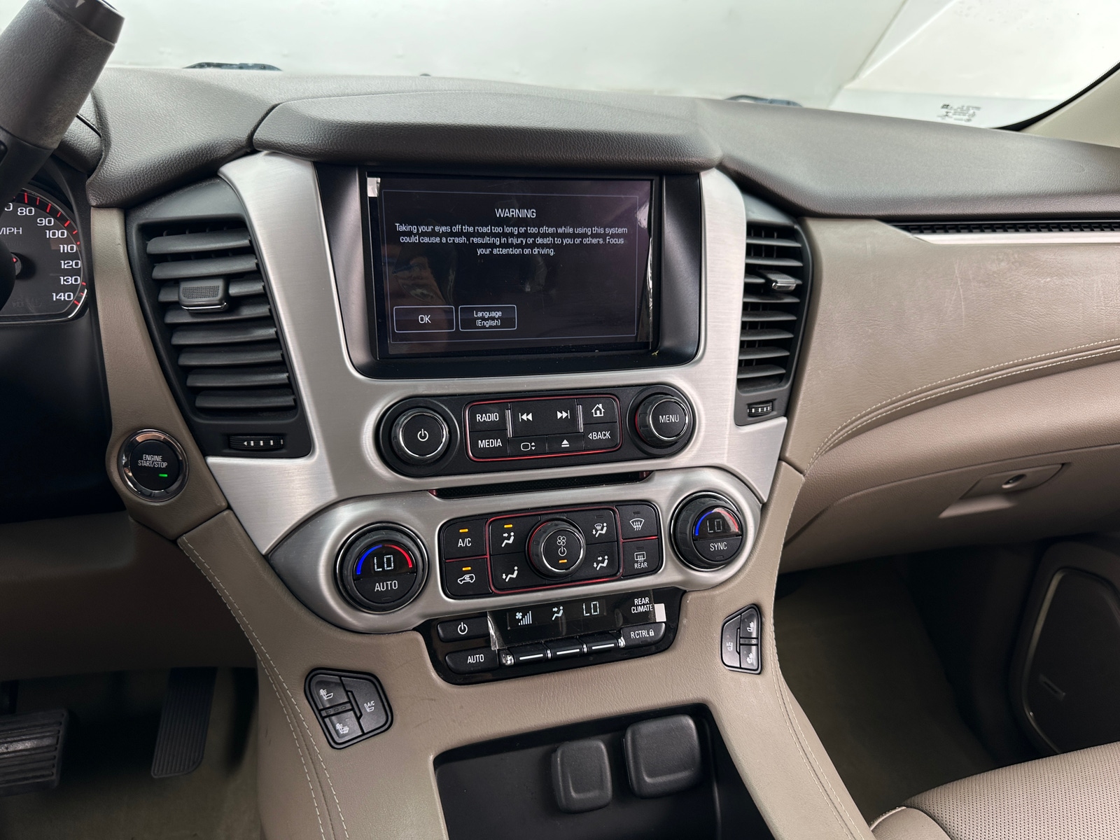 Thumbnail: 2016 GMC Yukon XL - 3