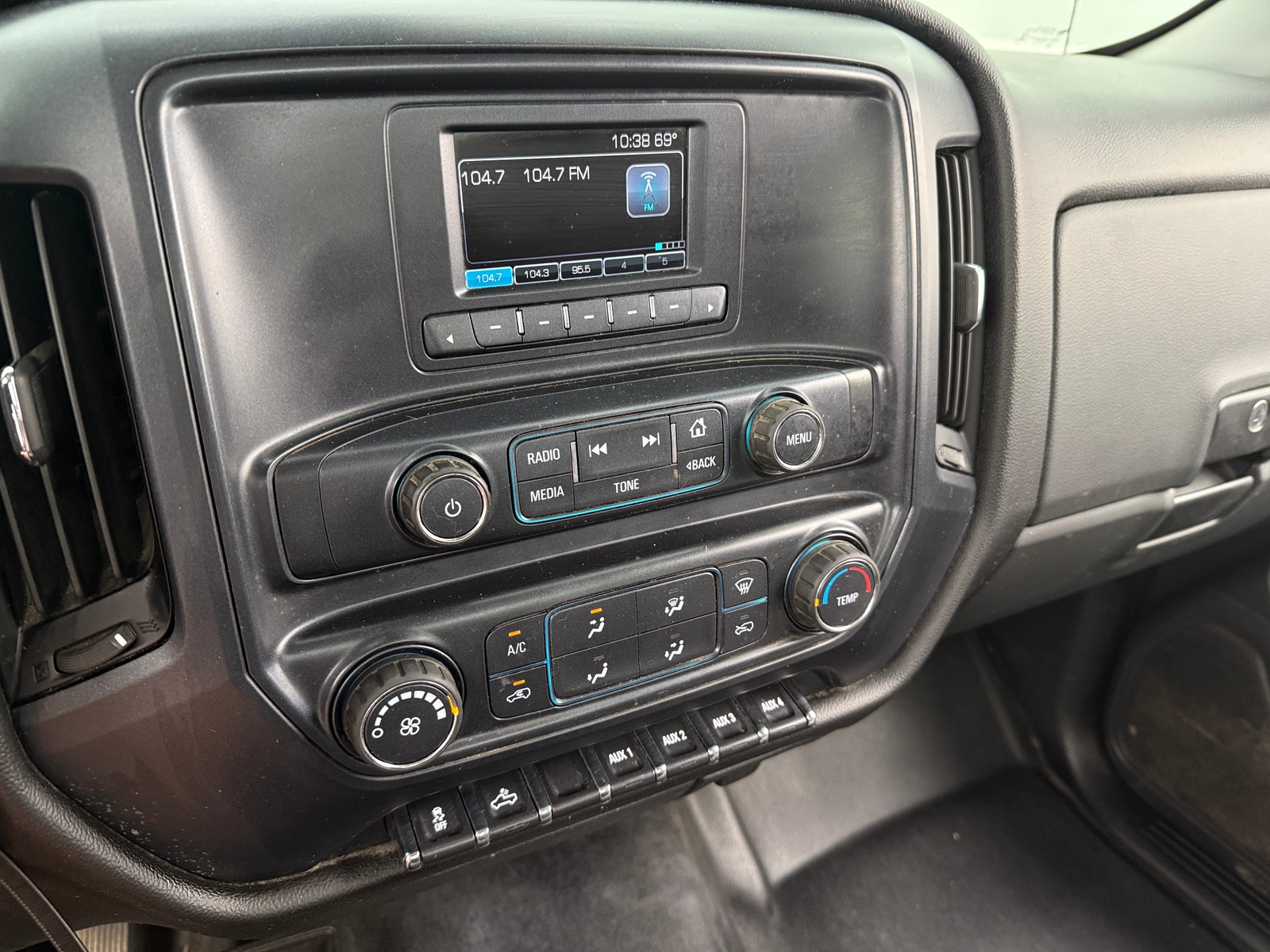 Thumbnail: 2017 Chevrolet Silverado 2500 - 4