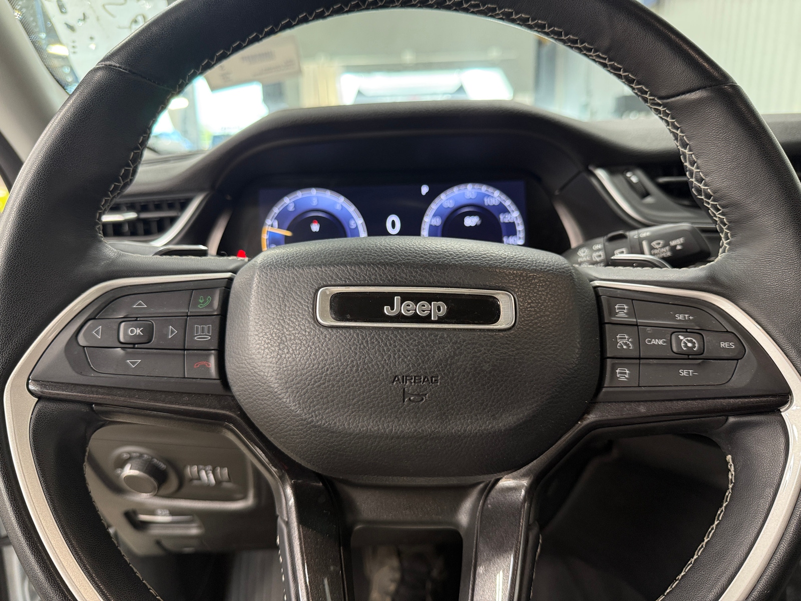 Thumbnail: 2022 Jeep Grand Cherokee L - 5