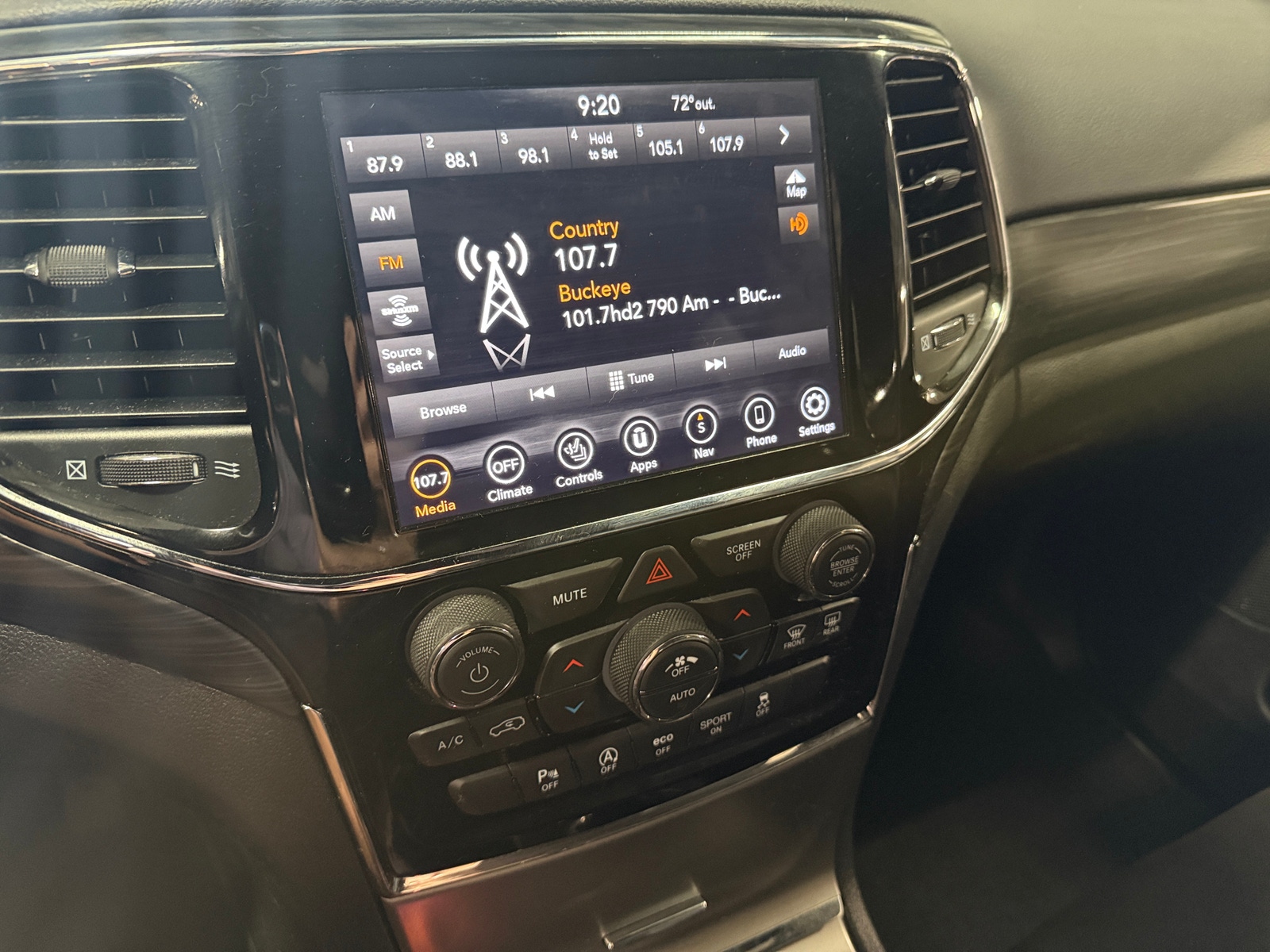 Thumbnail: 2020 Jeep Grand Cherokee - 4