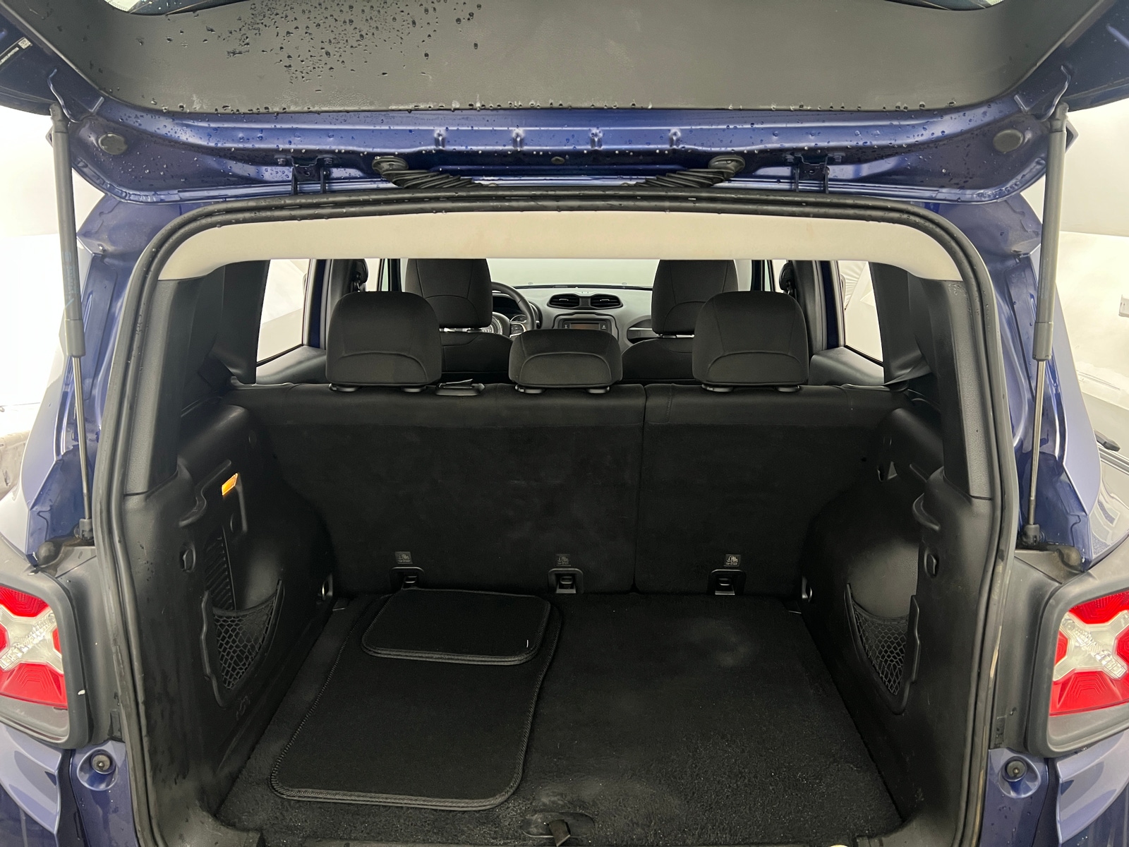 Thumbnail: 2018 Jeep Renegade - 7