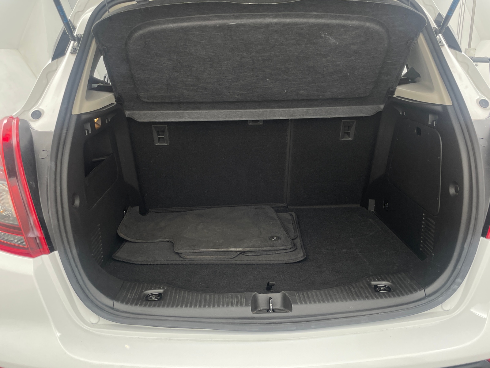 Thumbnail: 2019 Buick Encore - 6