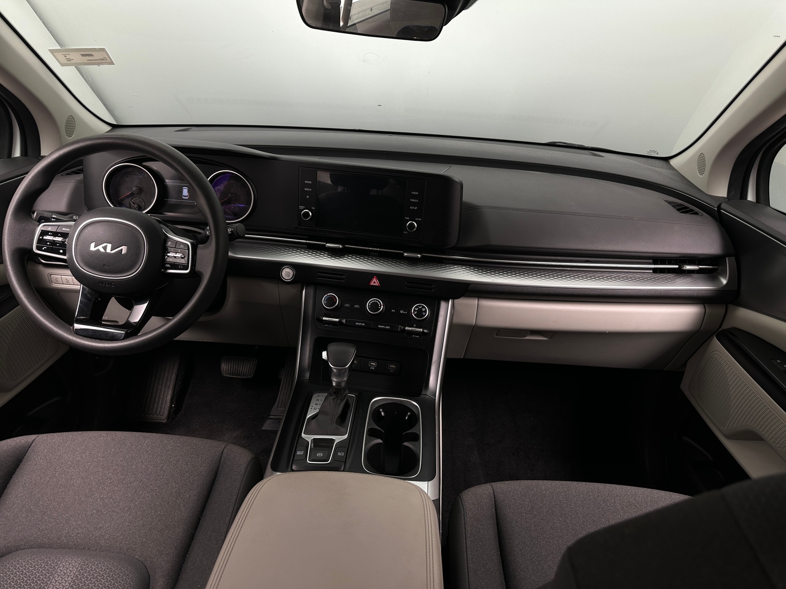 Thumbnail: 2024 Kia Carnival - 3