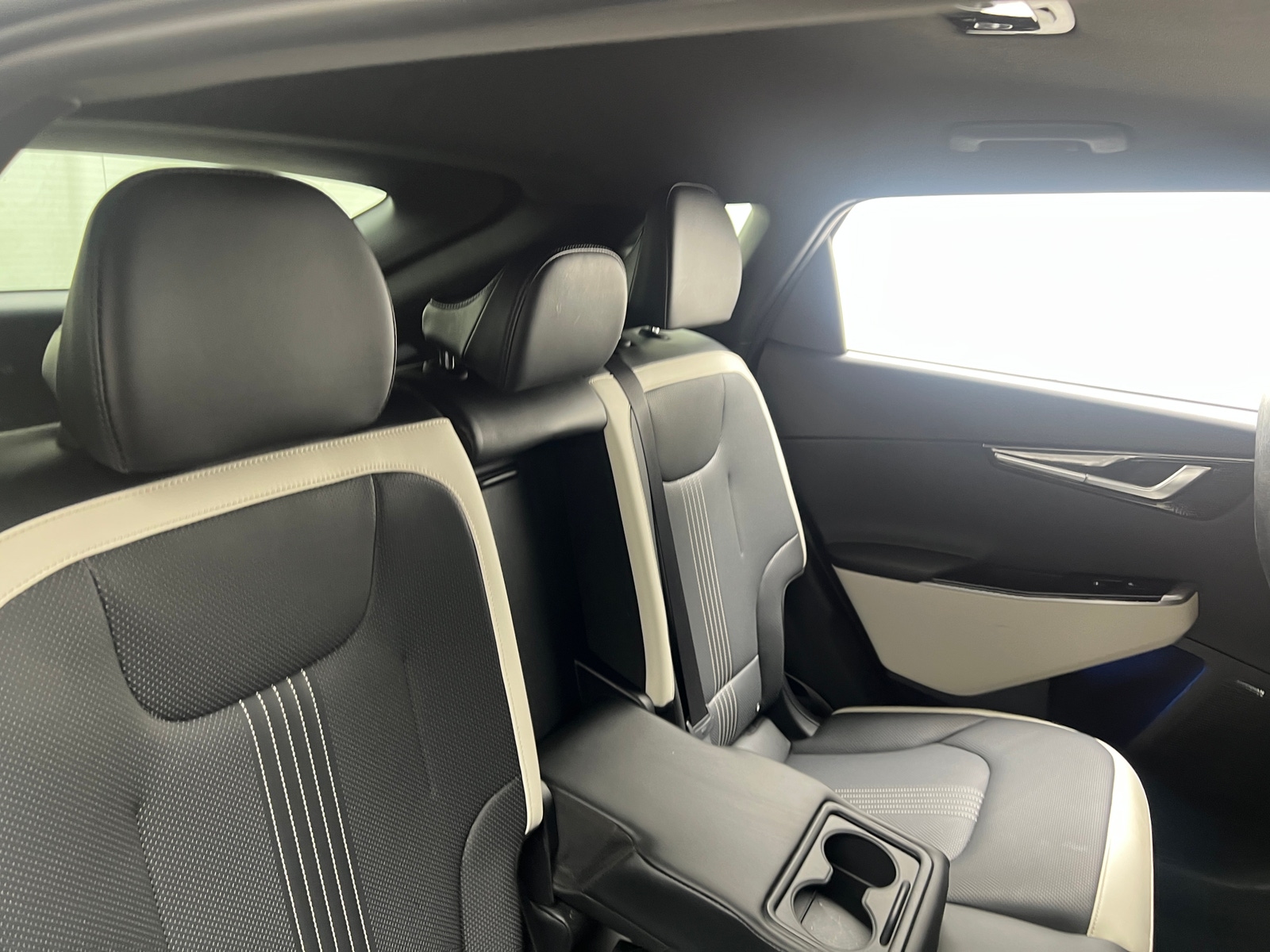 Thumbnail: 2022 Kia EV6 - 5