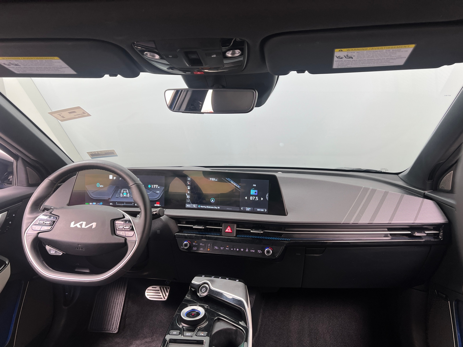 Thumbnail: 2022 Kia EV6 - 2
