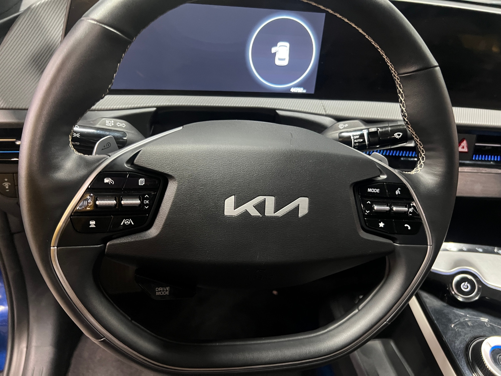 Thumbnail: 2022 Kia EV6 - 4