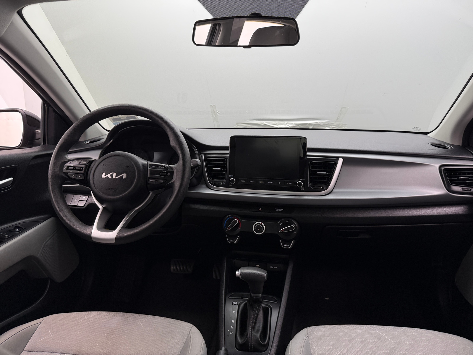 Thumbnail: 2022 Kia Rio - 3