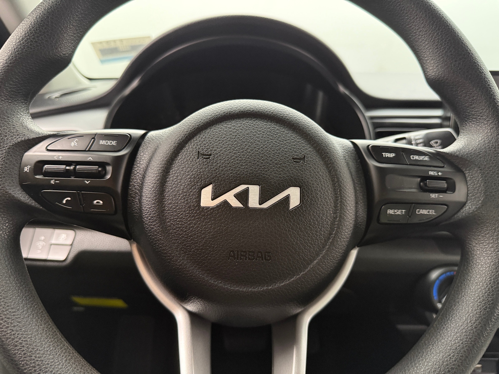 Thumbnail: 2022 Kia Rio - 5