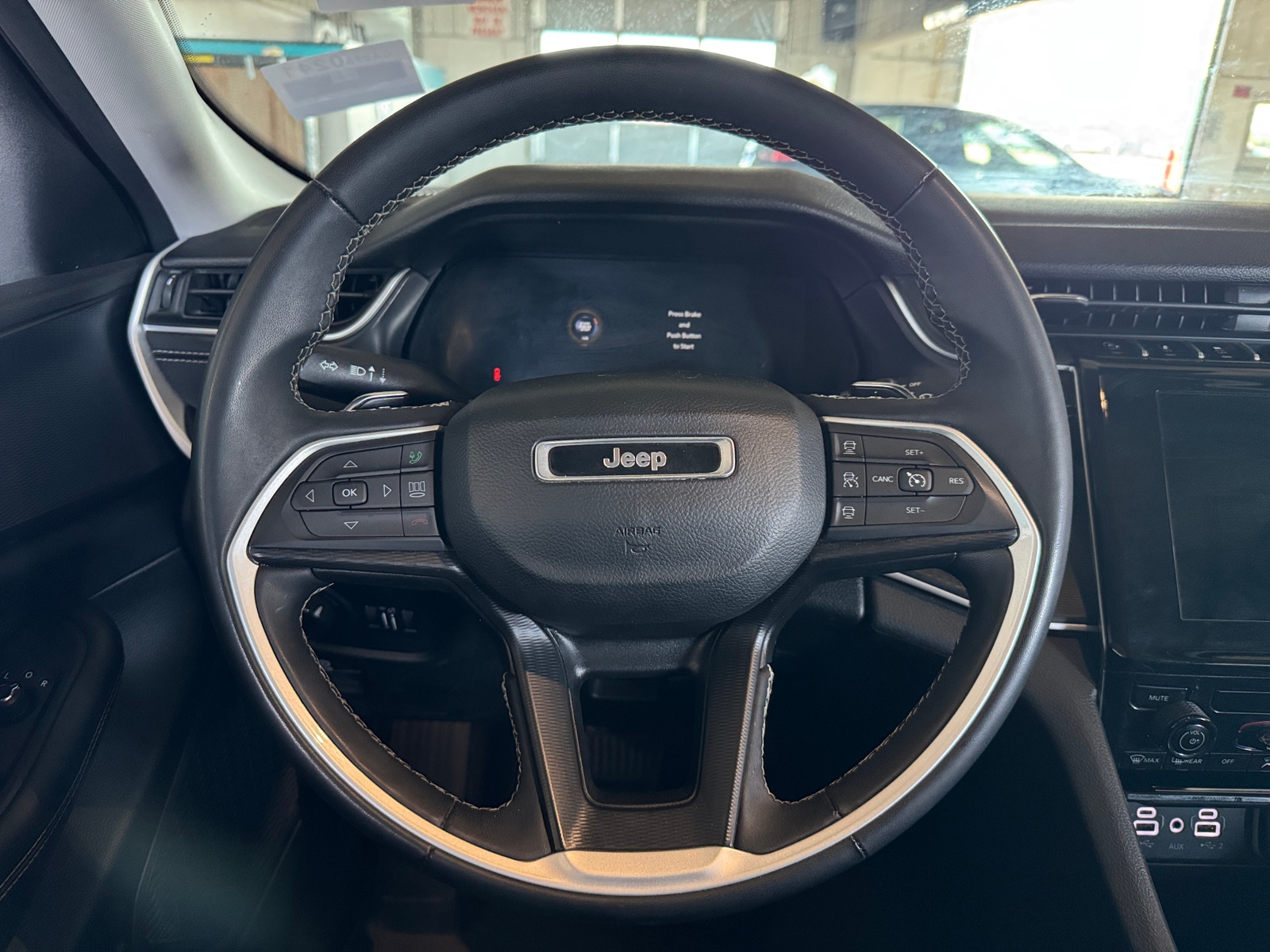 Thumbnail: 2023 Jeep Grand Cherokee L - 5