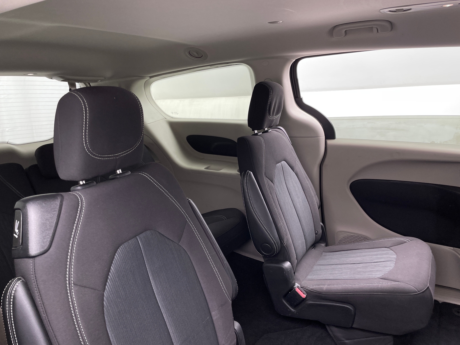 Thumbnail: 2021 Chrysler Voyager - 6