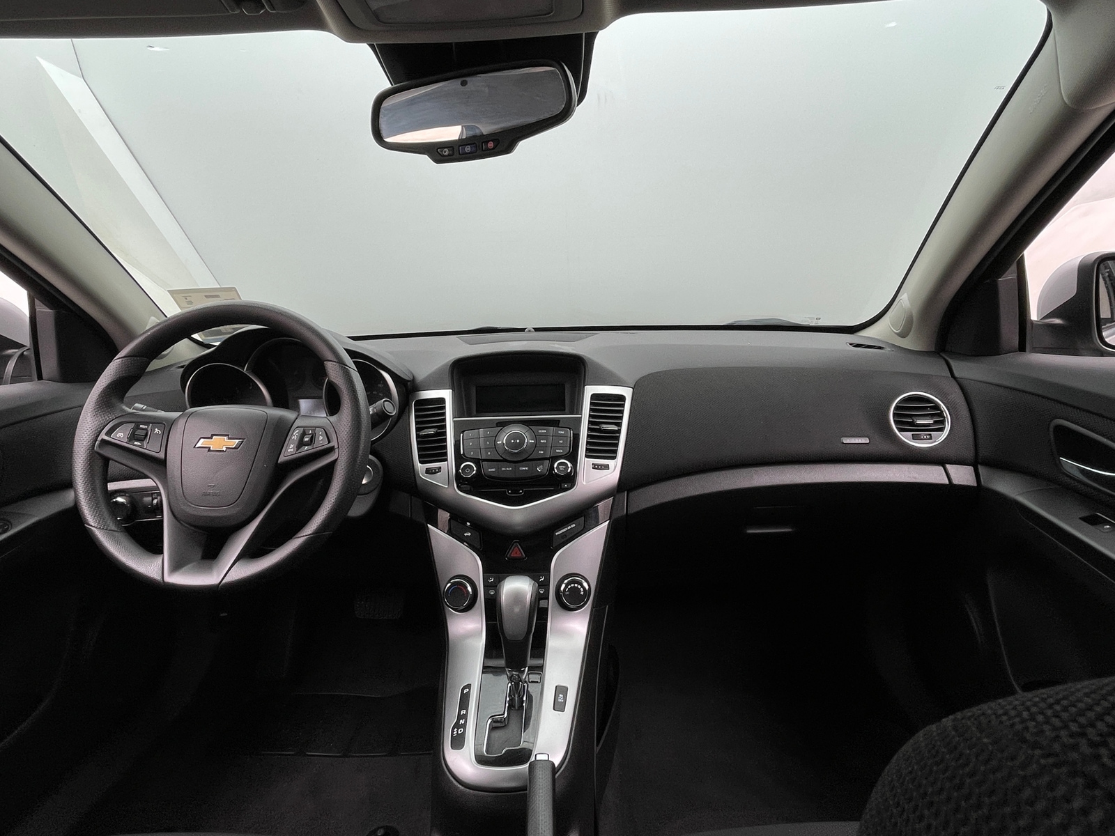 Thumbnail: 2016 Chevrolet Cruze - 3