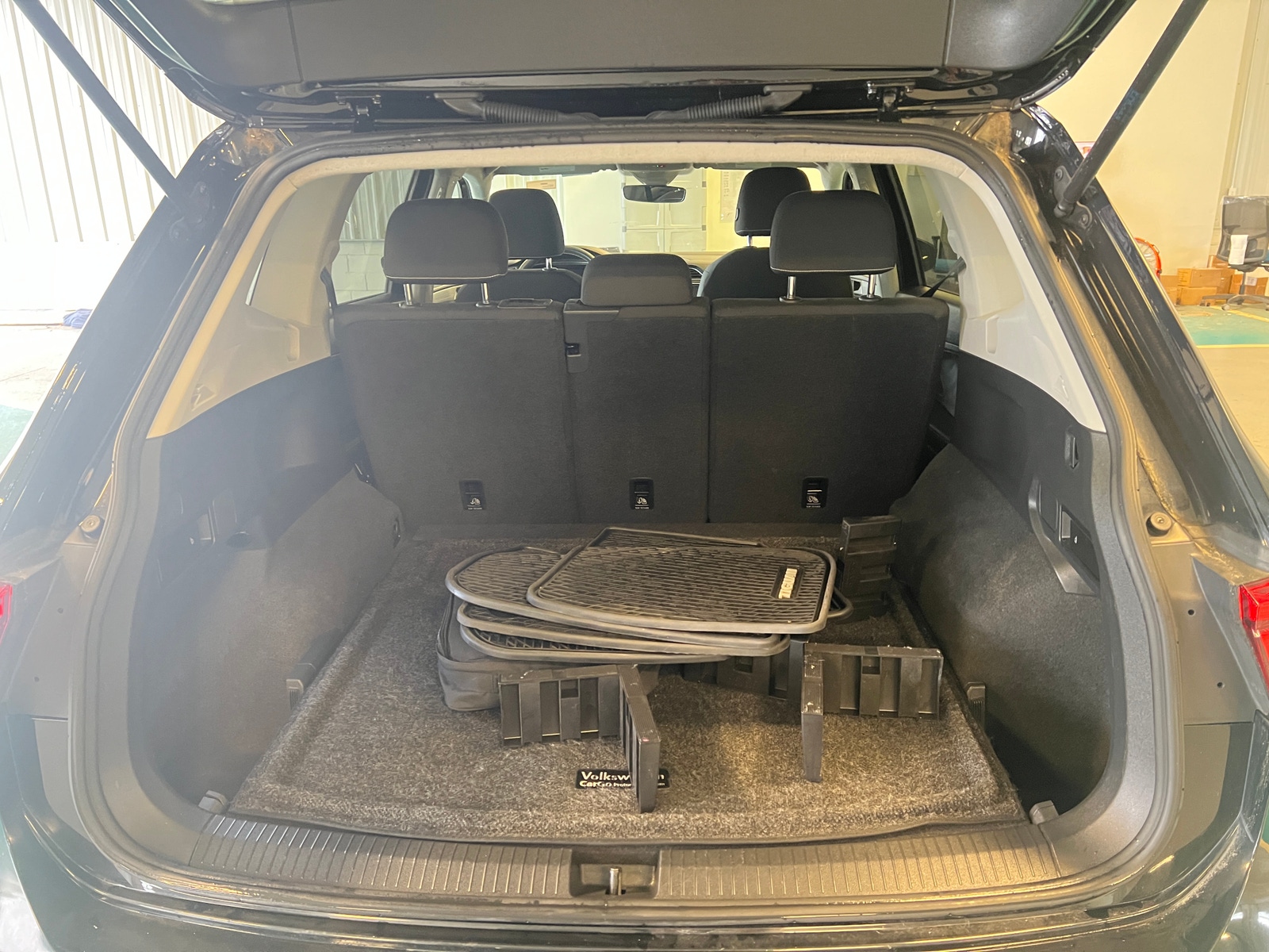 Thumbnail: 2022 Volkswagen Tiguan - 7