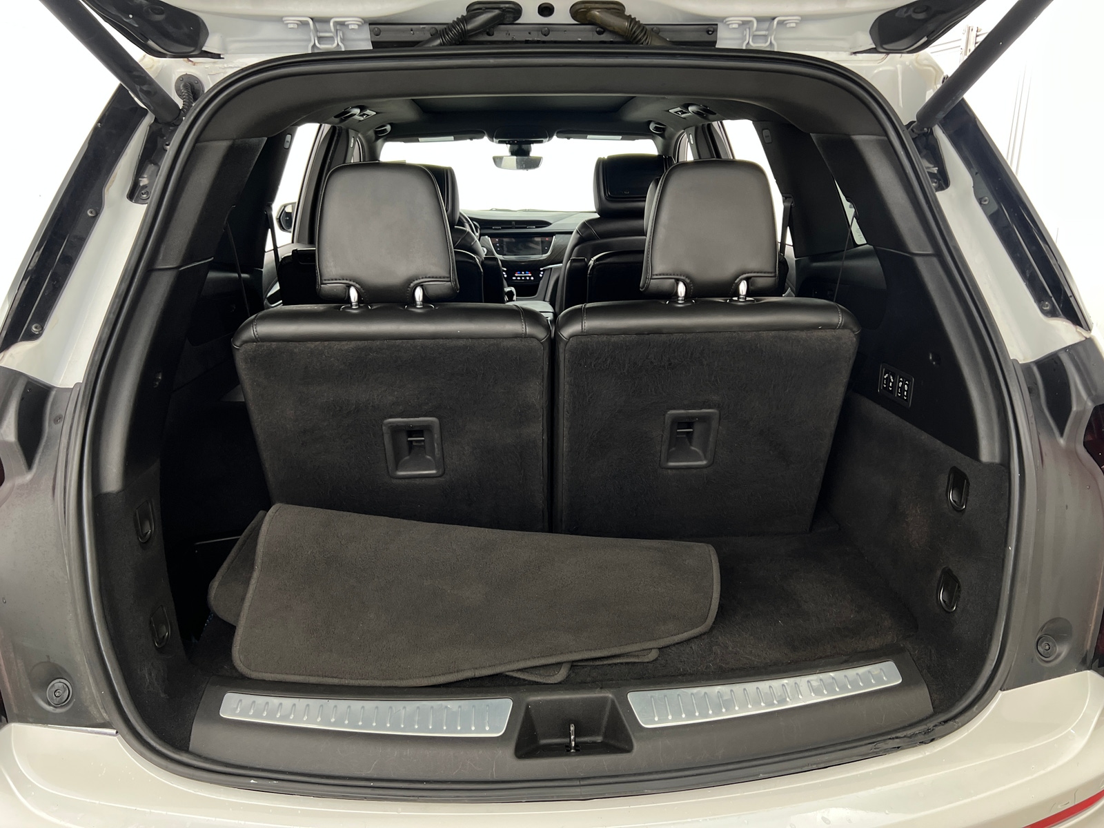 Thumbnail: 2021 Cadillac XT6 - 6