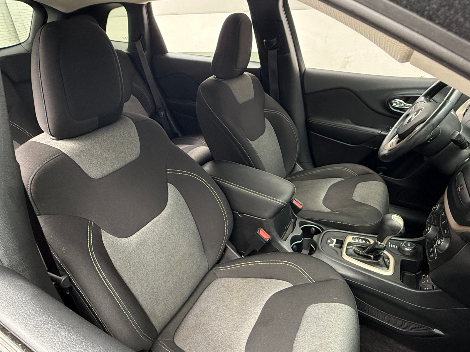 Thumbnail: 2016 Jeep Cherokee - 2