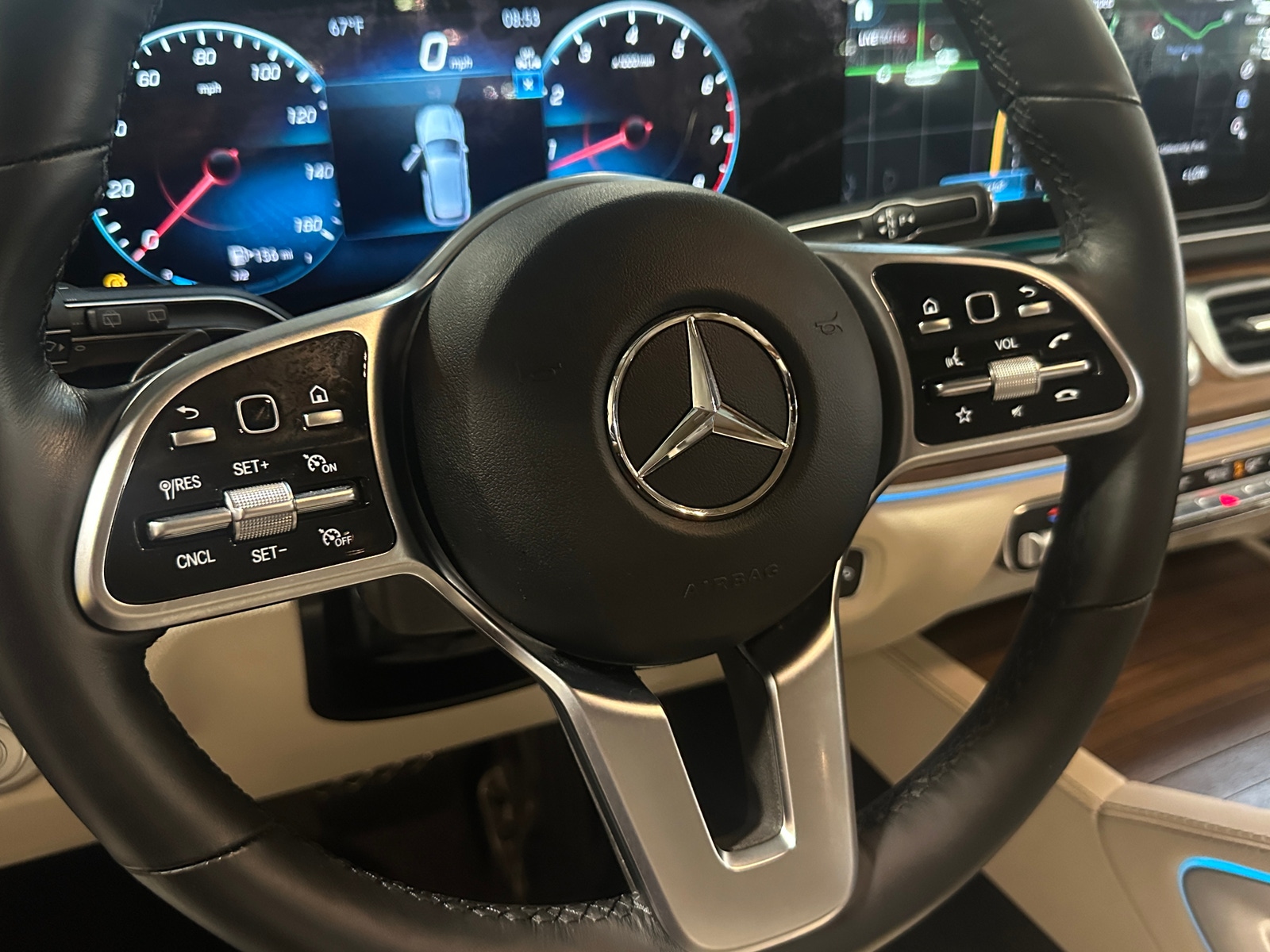 Thumbnail: 2023 Mercedes-Benz GLE - 4