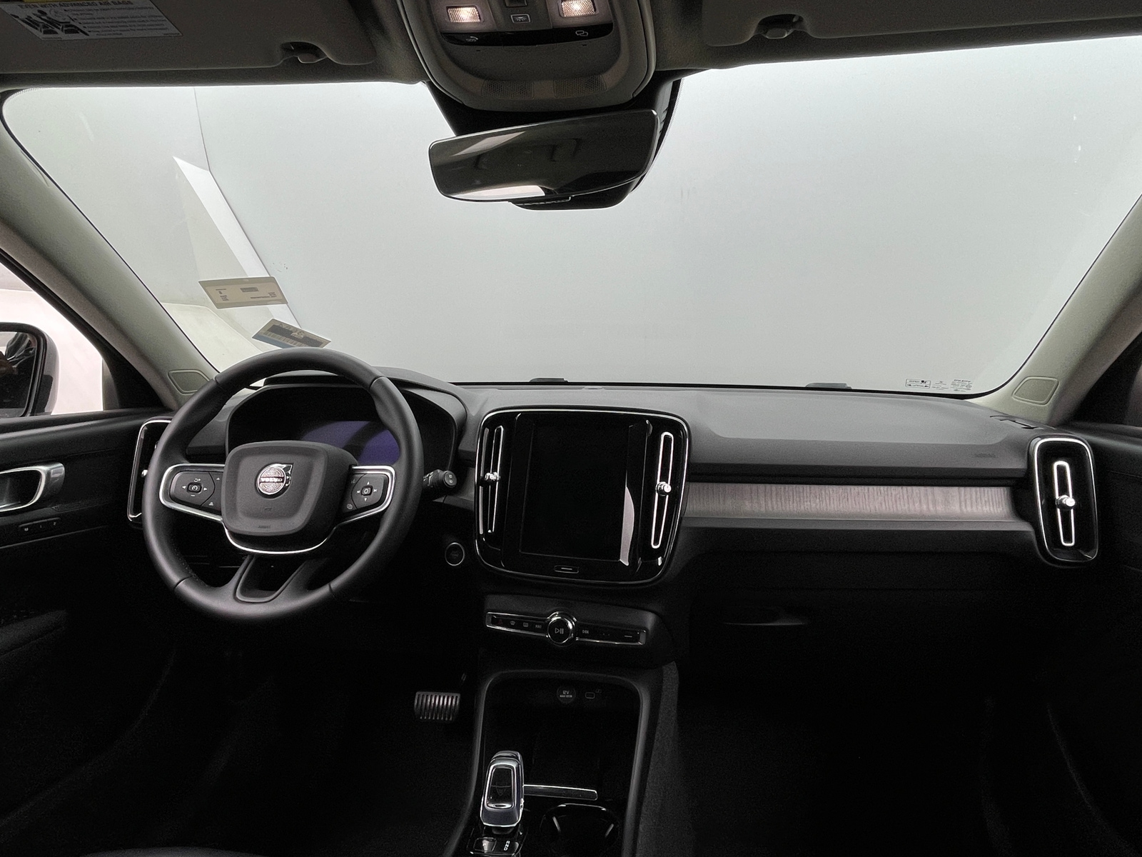Thumbnail: 2023 Volvo XC40 - 2
