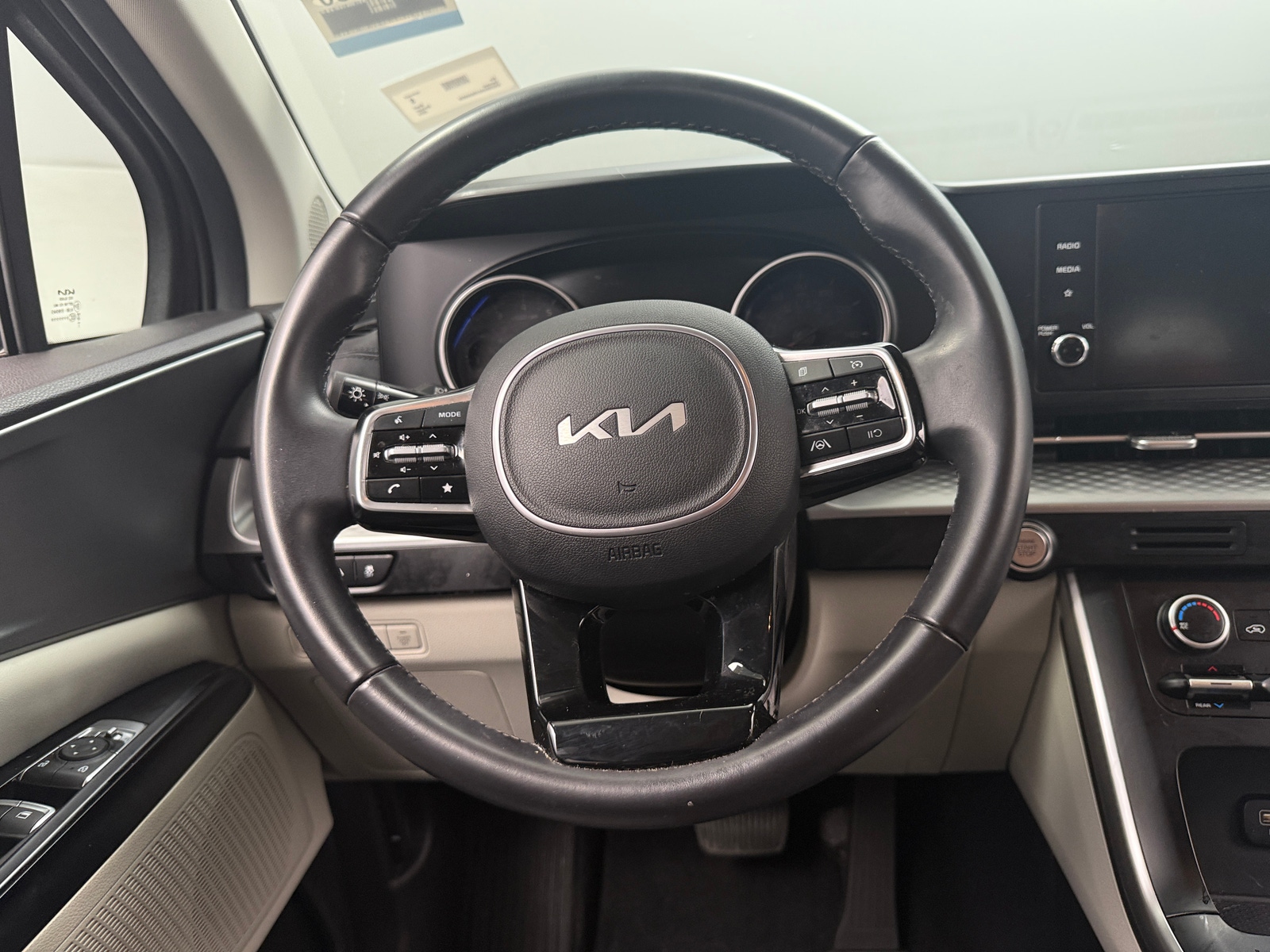 Thumbnail: 2024 Kia Carnival - 4
