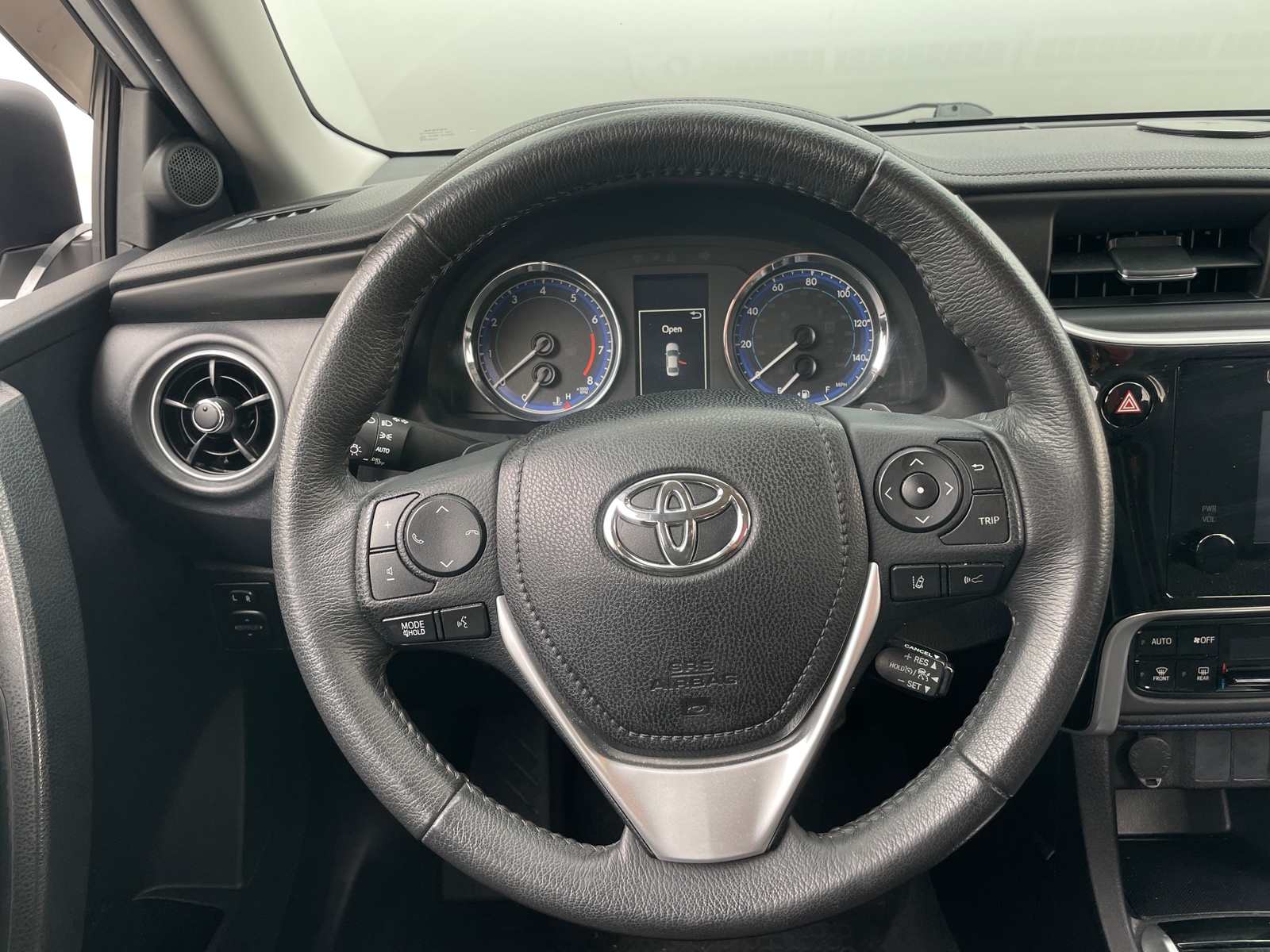 Thumbnail: 2018 Toyota Corolla - 5