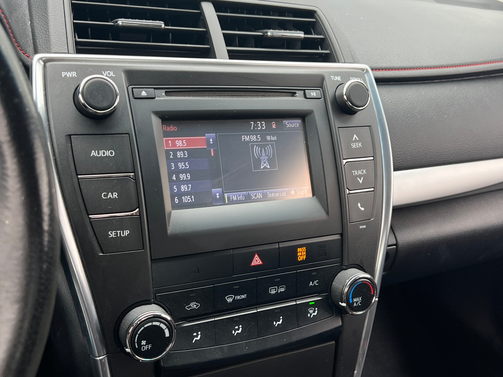 Thumbnail: 2015 Toyota Camry - 4