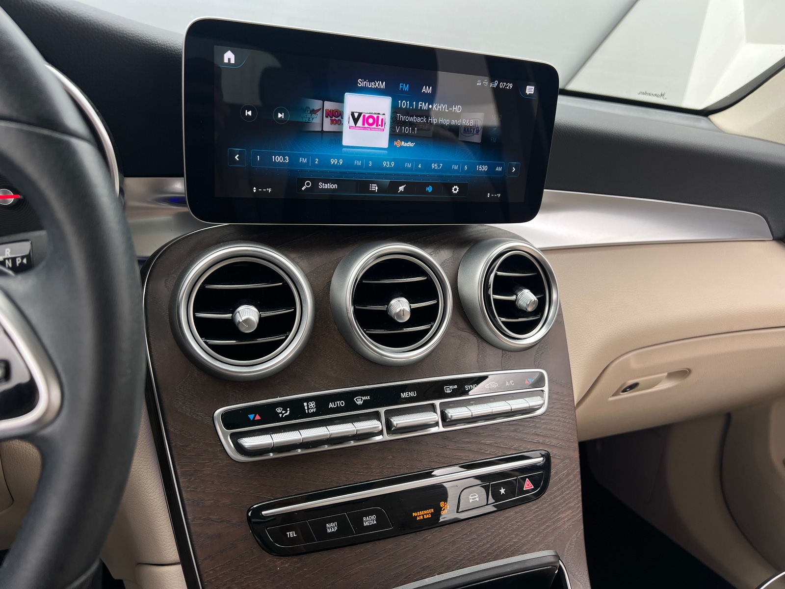 Thumbnail: 2021 Mercedes-Benz GLC - 3