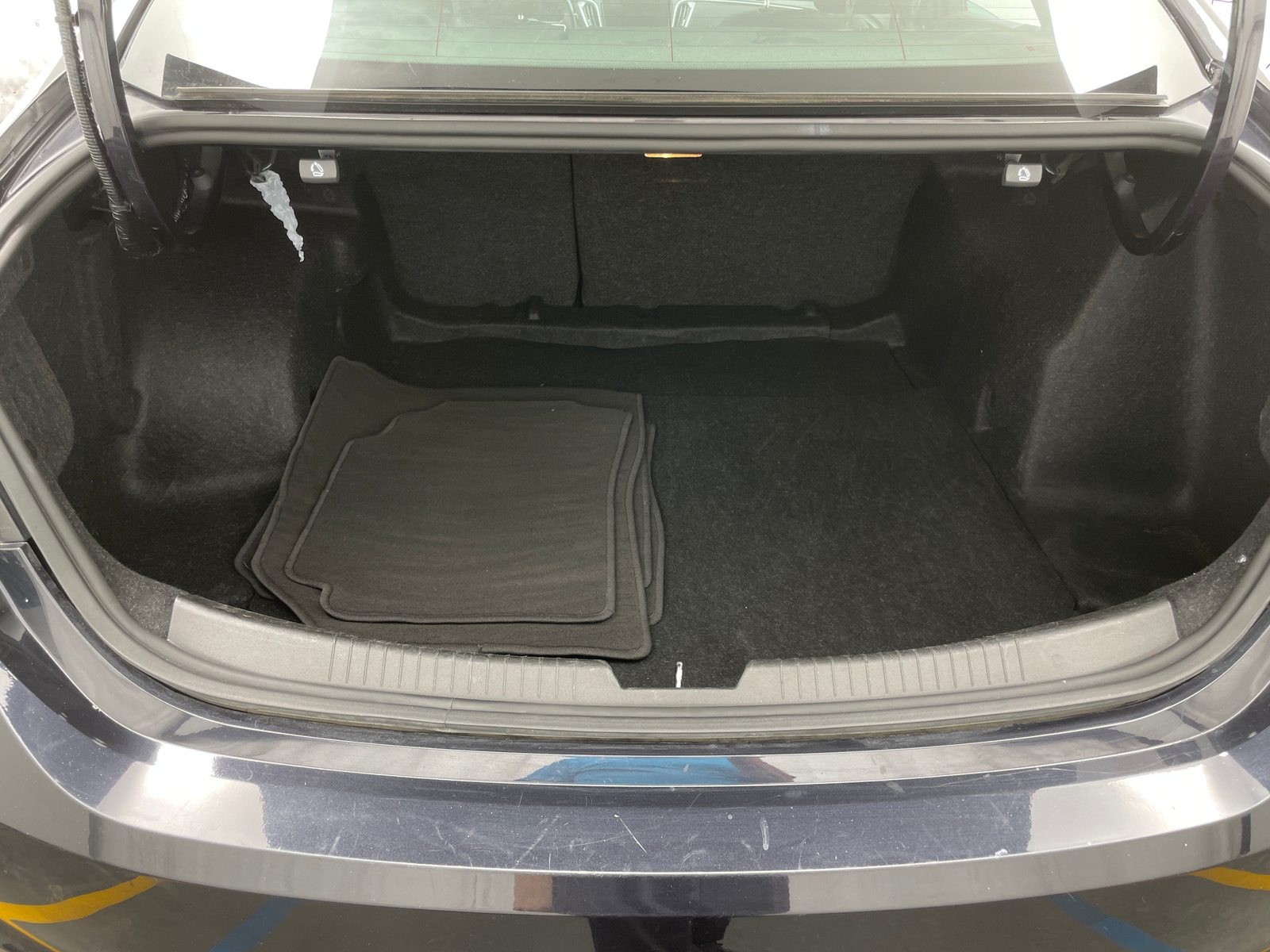 Thumbnail: 2023 Chevrolet Malibu - 7