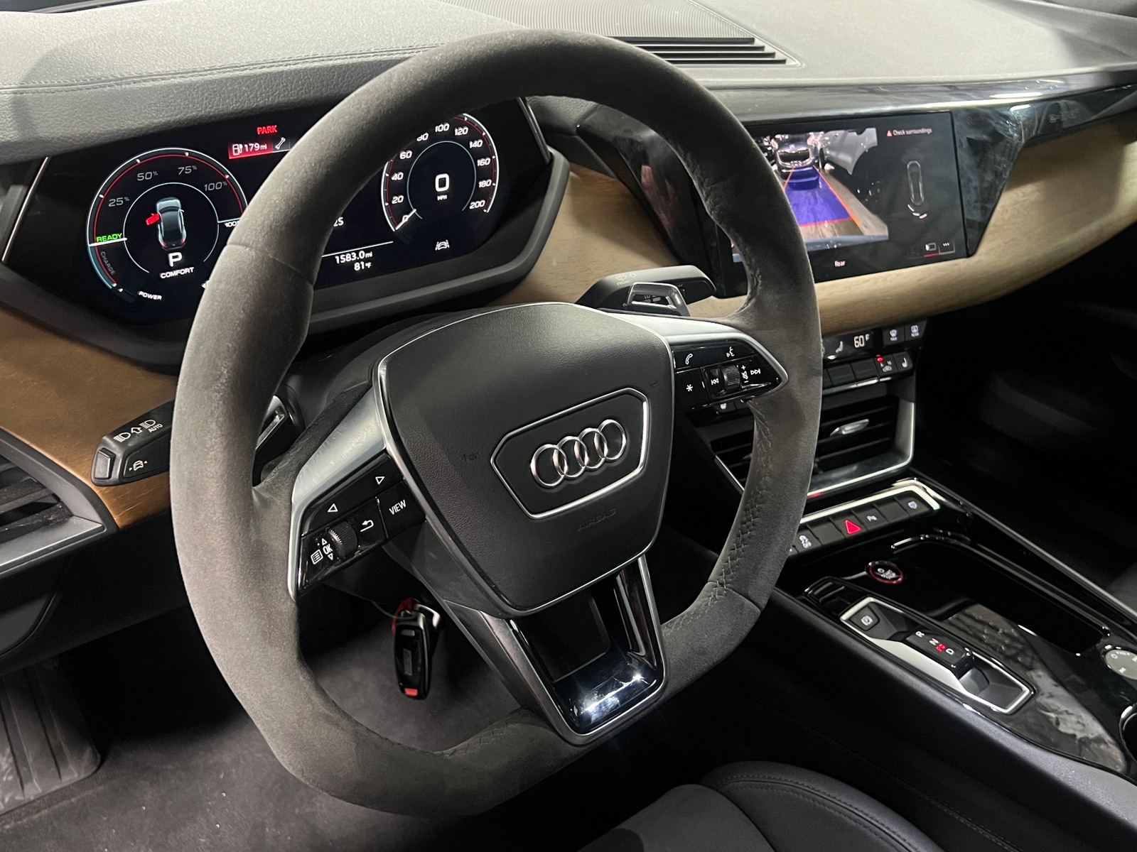 Thumbnail: 2023 Audi e-tron GT - 4