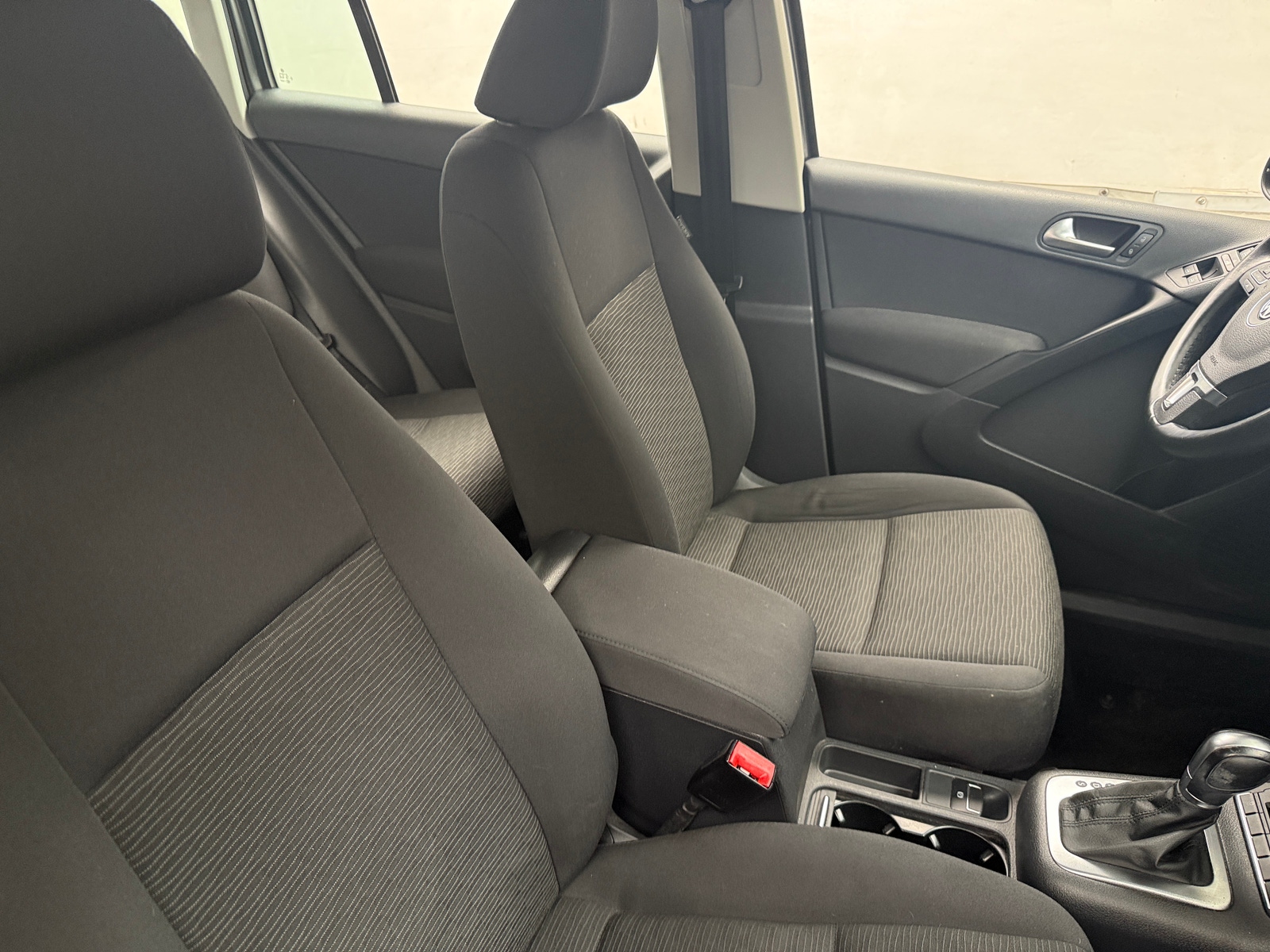 Thumbnail: 2015 Volkswagen Tiguan - 2