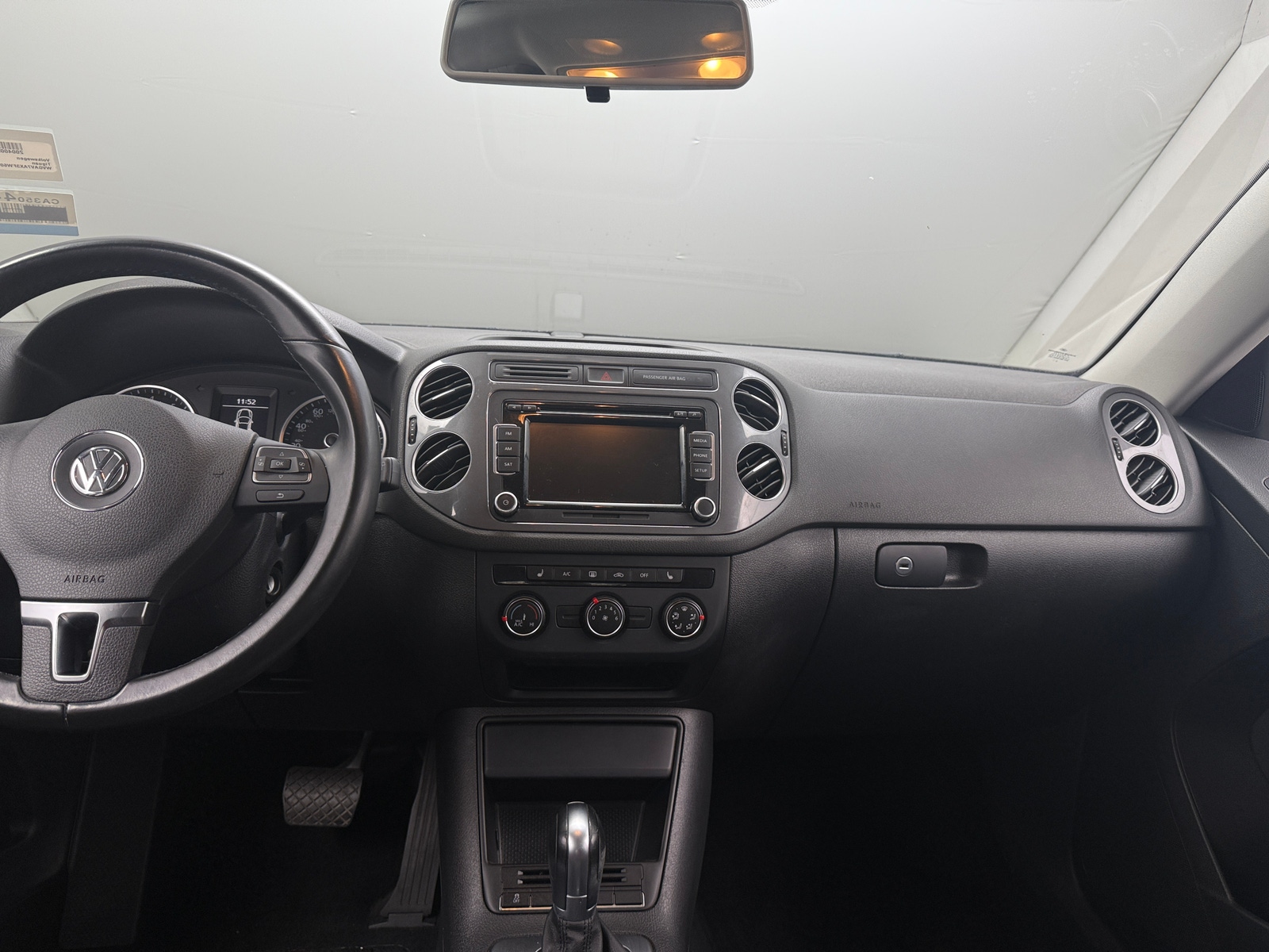Thumbnail: 2015 Volkswagen Tiguan - 3