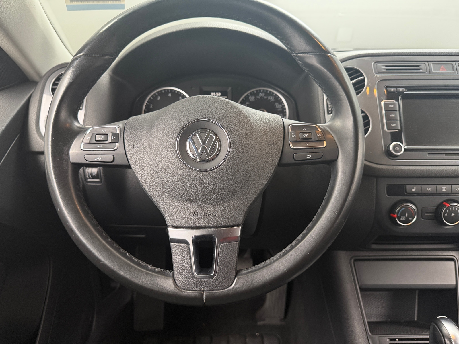 Thumbnail: 2015 Volkswagen Tiguan - 5