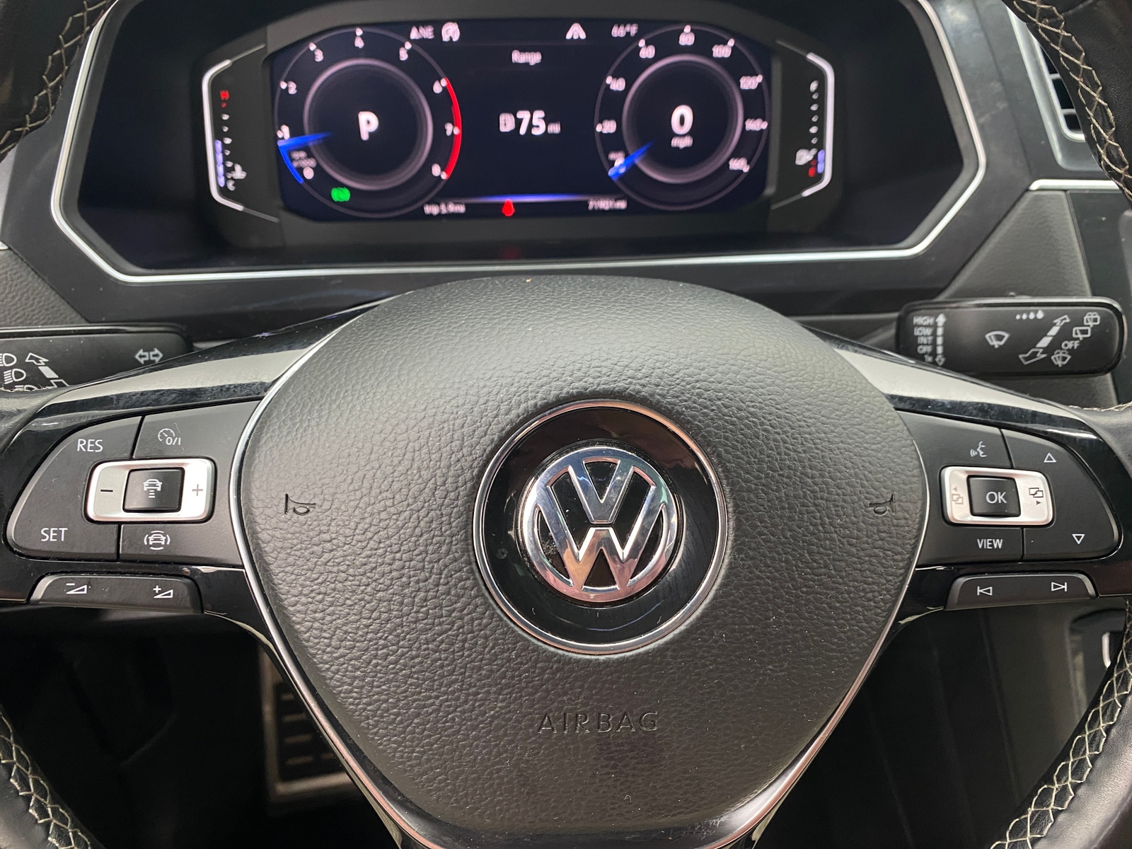 Thumbnail: 2019 Volkswagen Tiguan - 4