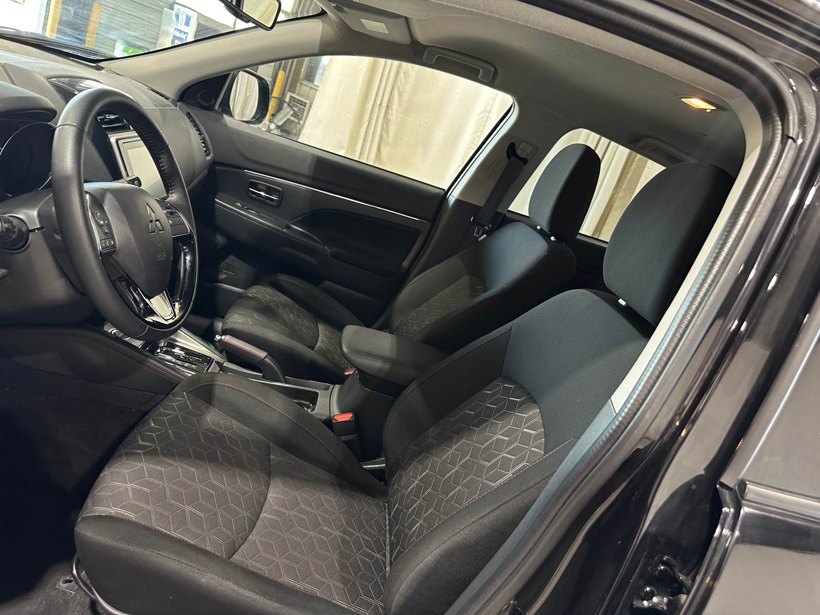Thumbnail: 2024 Mitsubishi Outlander Sport - 2