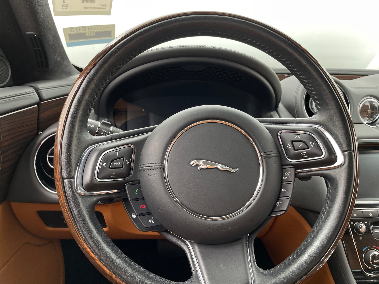 Thumbnail: 2019 Jaguar XJ - 4