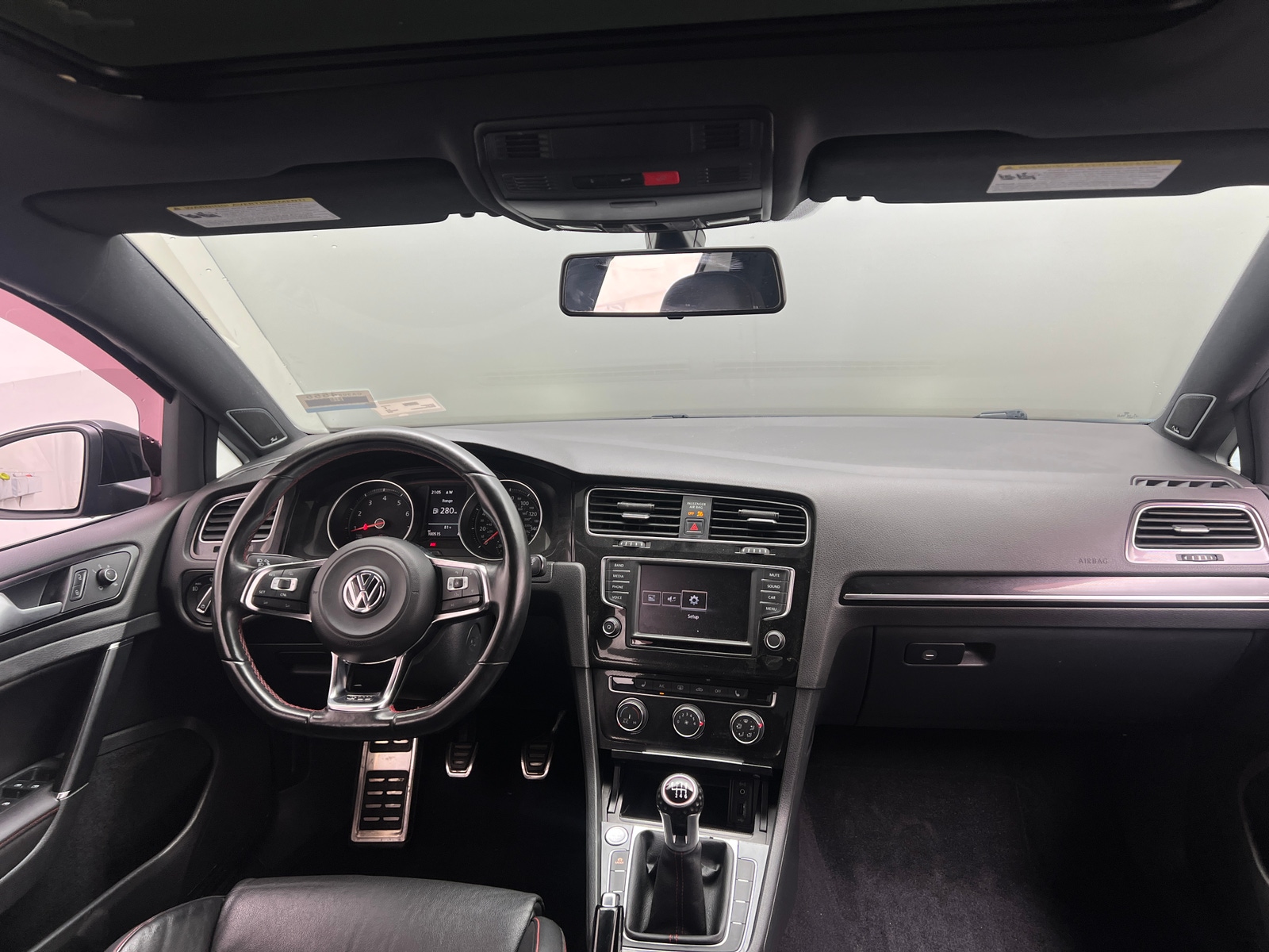 Thumbnail: 2016 Volkswagen Golf - 3