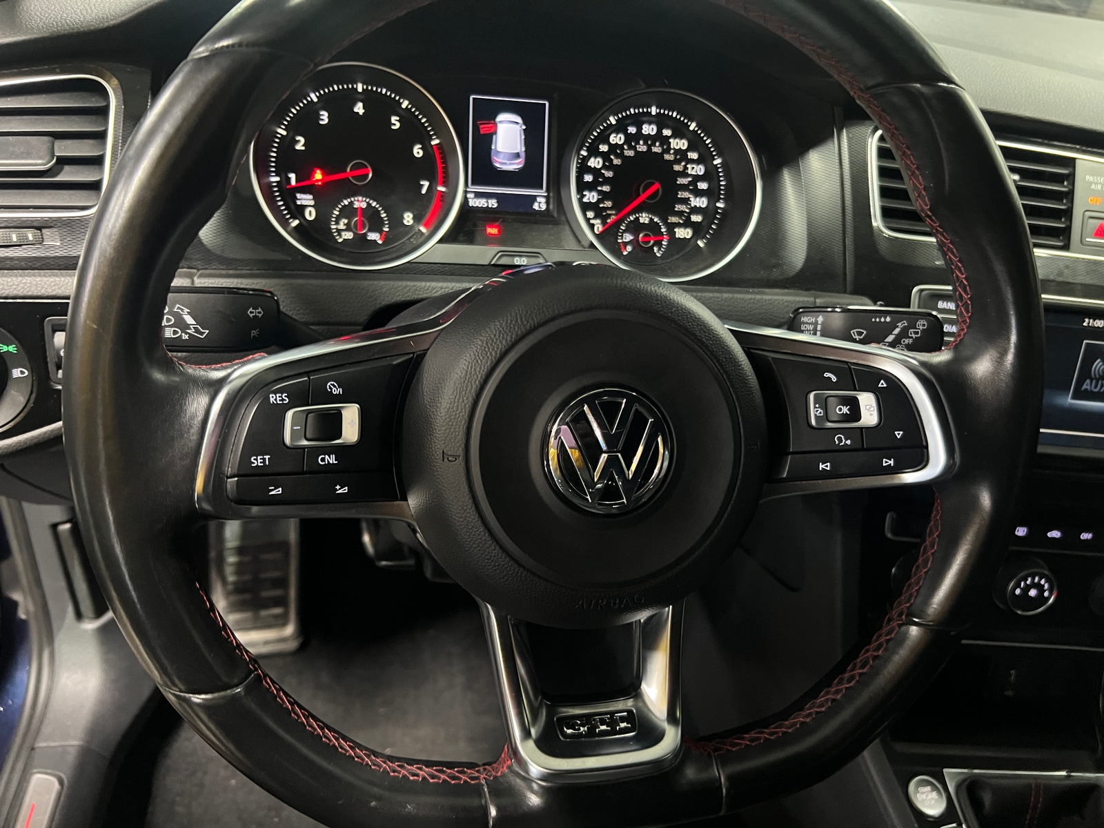 Thumbnail: 2016 Volkswagen Golf - 5