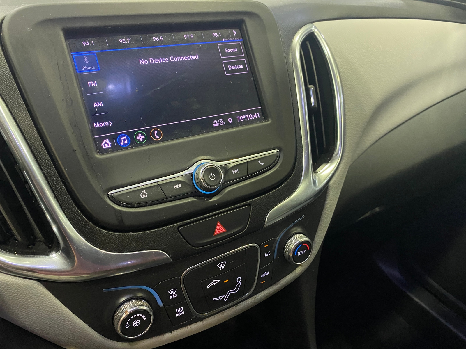 Thumbnail: 2021 Chevrolet Equinox - 4