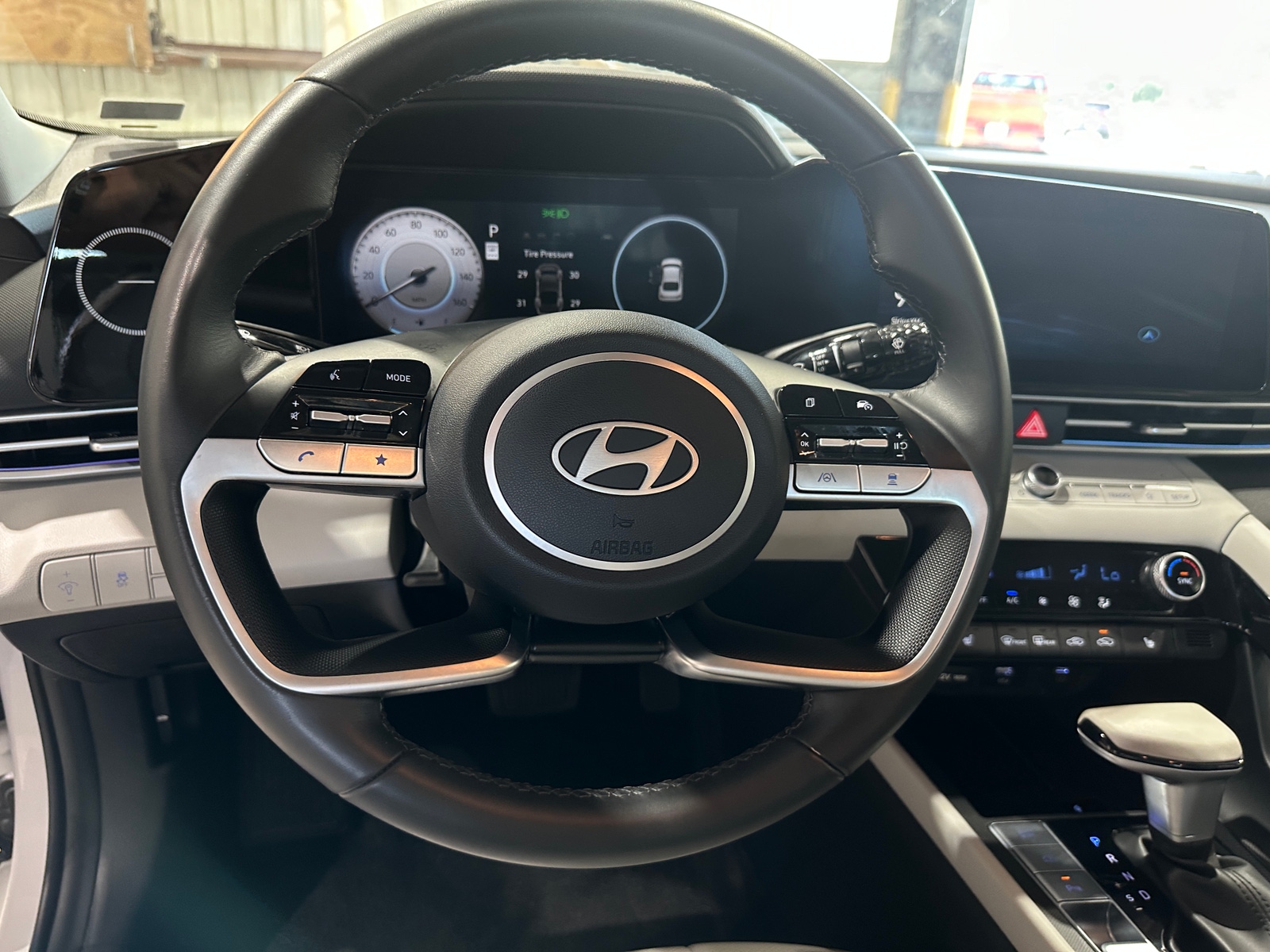 Thumbnail: 2024 Hyundai Elantra - 4