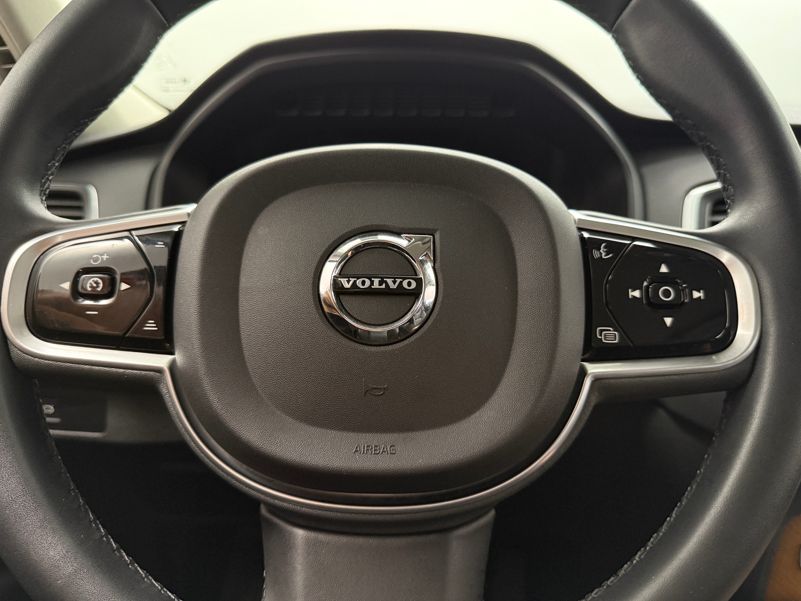 Thumbnail: 2023 Volvo XC90 - 4